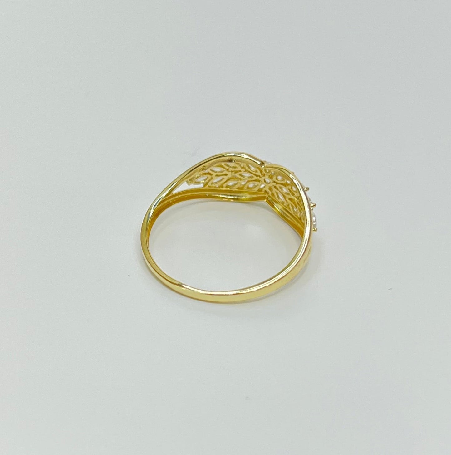 1477- NEW 14K Gold Cluster Ring W.G