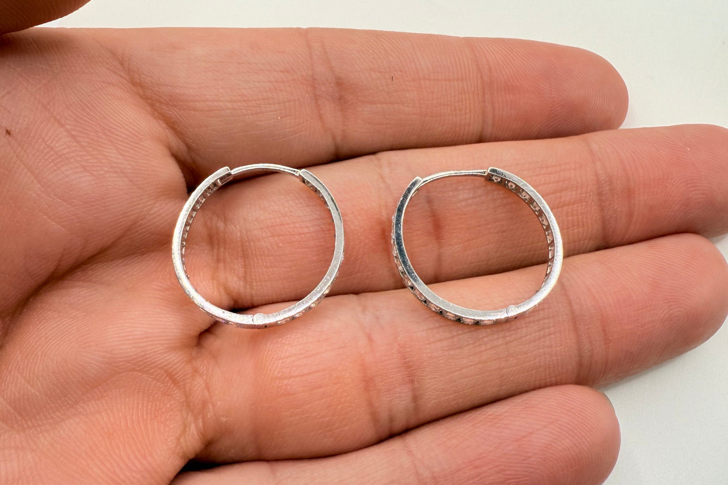 928- 14K White Gold Hoop Earrings ( 2.6x22mm) W.G