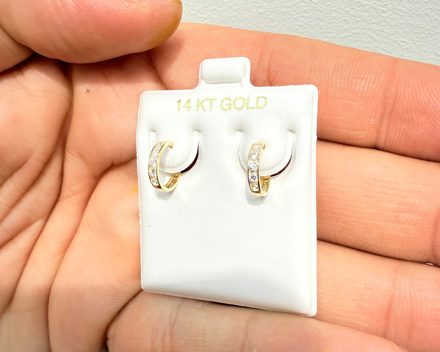 1091- NEW 14K Clear CZ Huggie Hoop Earrings (2x10mm) W.G