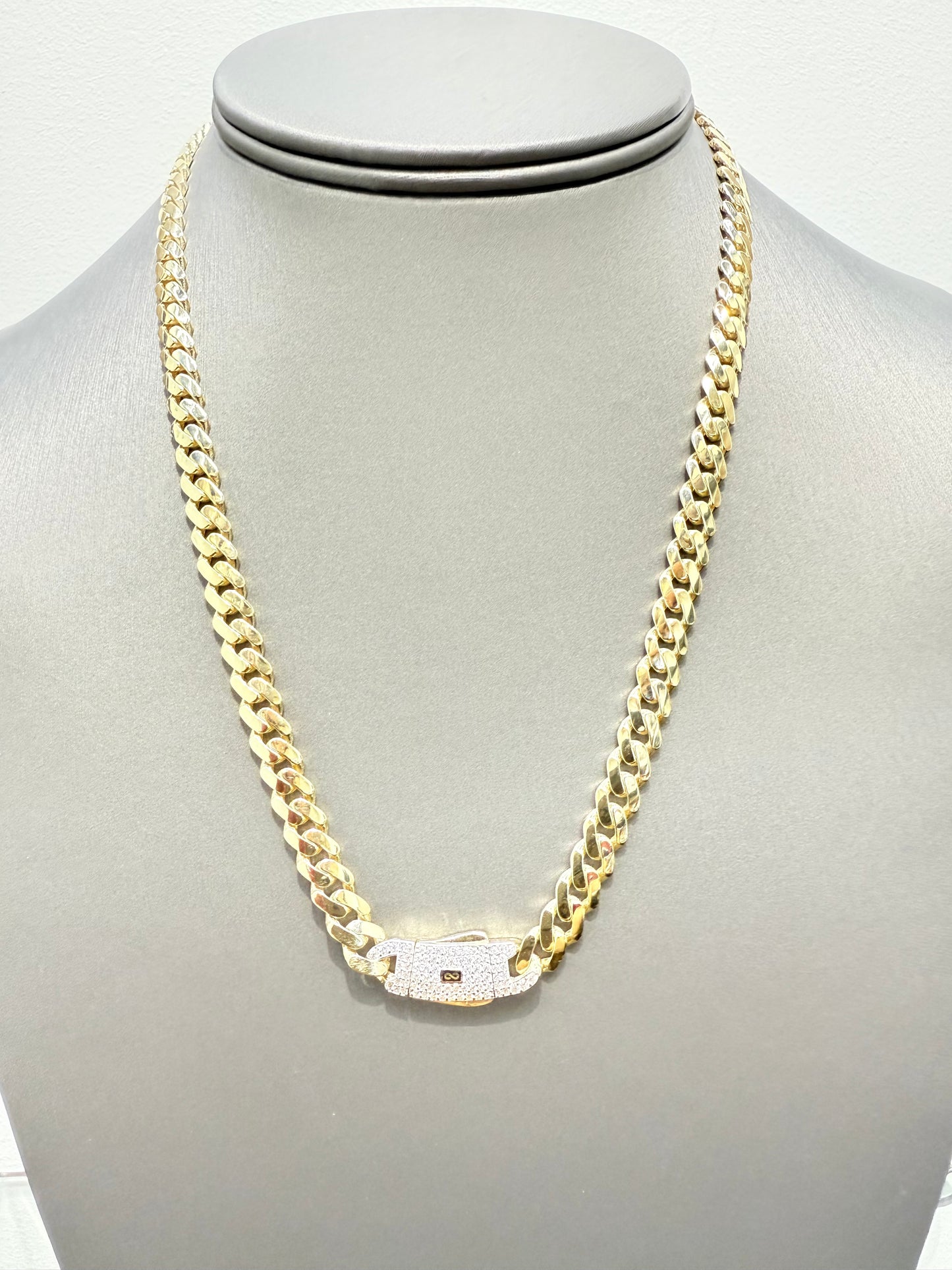 1033- New 14K Hollow Cuban Monaci Chain (6mm) W.G