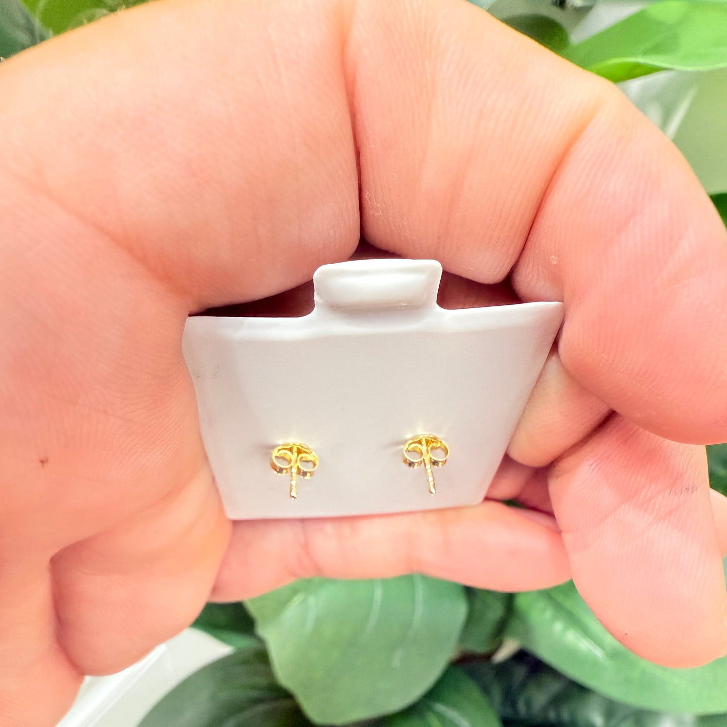 1151- NEW 14K Trebol Gold Stud Earrings W.G