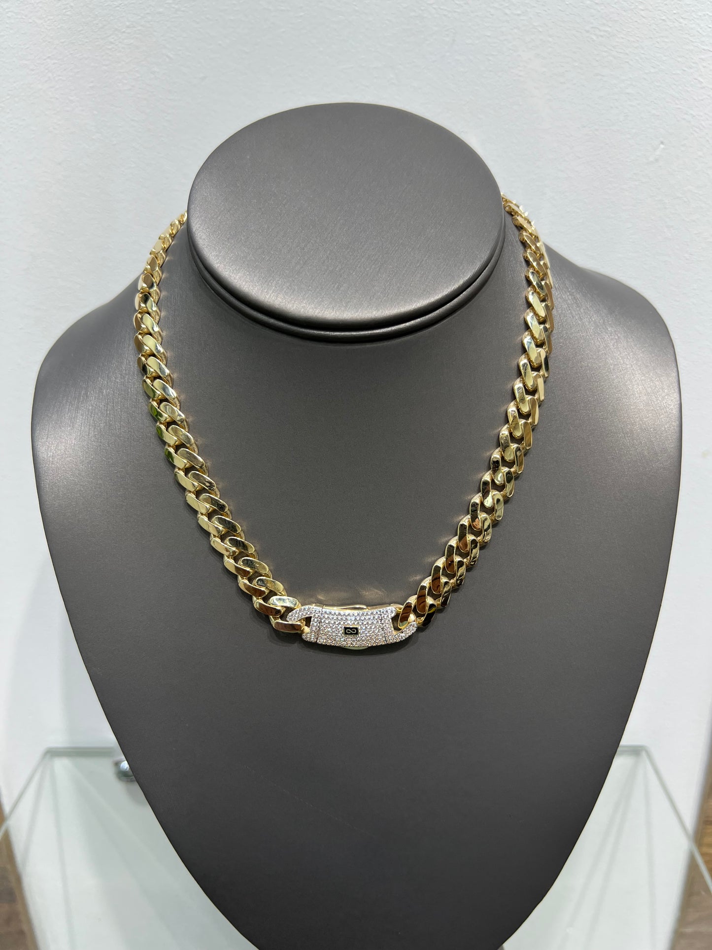 1238- NEW 14K Hollow Cuban Monaci Chain (9mm) W.G