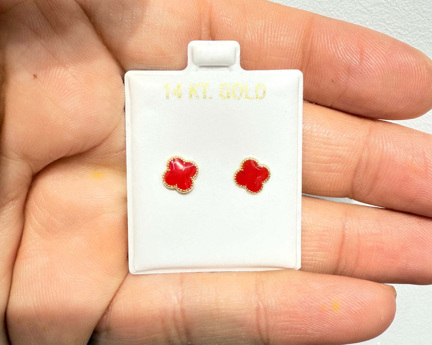 1073-NEW 14k Gold Trebol Red Stud Earrings W.G