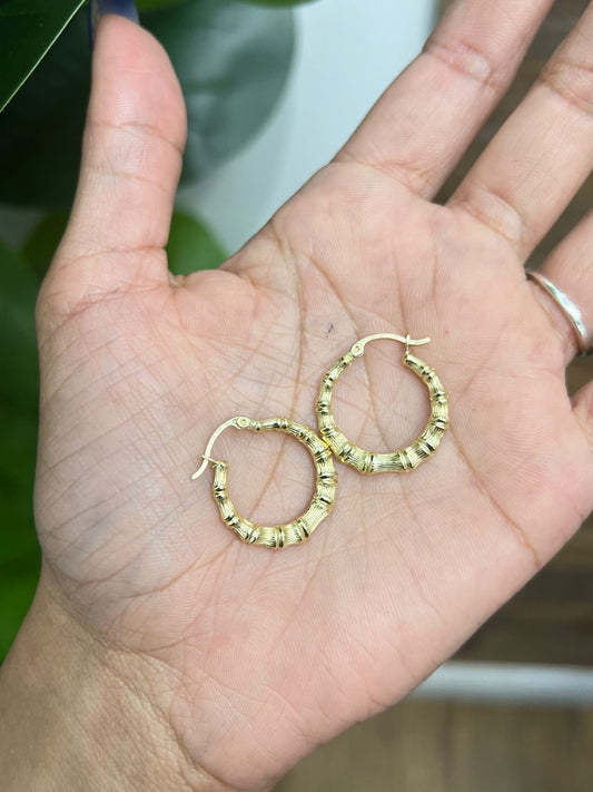 1121- NEW 14K Hollow Round Bamboo Earrings (22mm) W.G