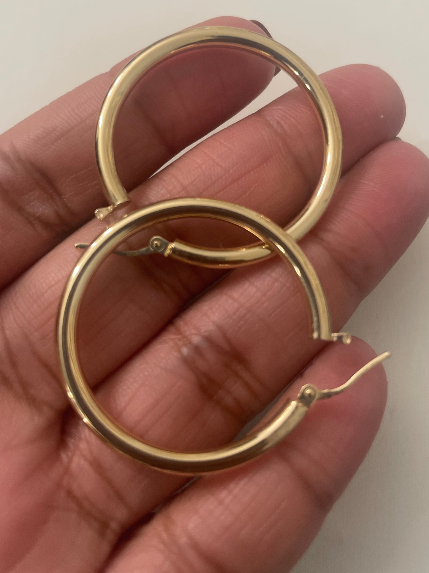 720- NEW 14k Hollow Hoop Earrings (36x3mm) W.G