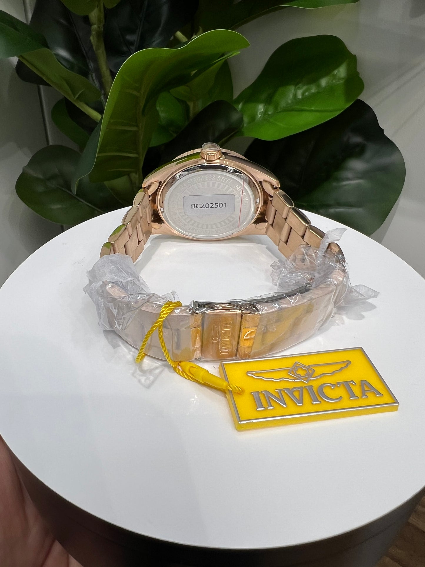 R43- Invicta Gold Black Pro Diver Men's Watch 43mm W.G