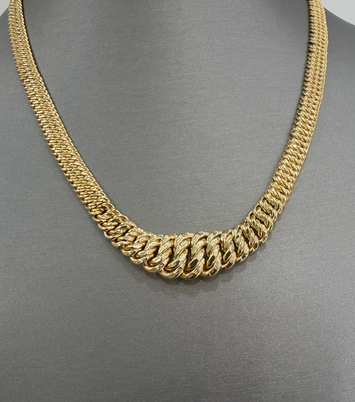 1725- NEW 10K Princess Cut Necklace 18” (13.8mm)