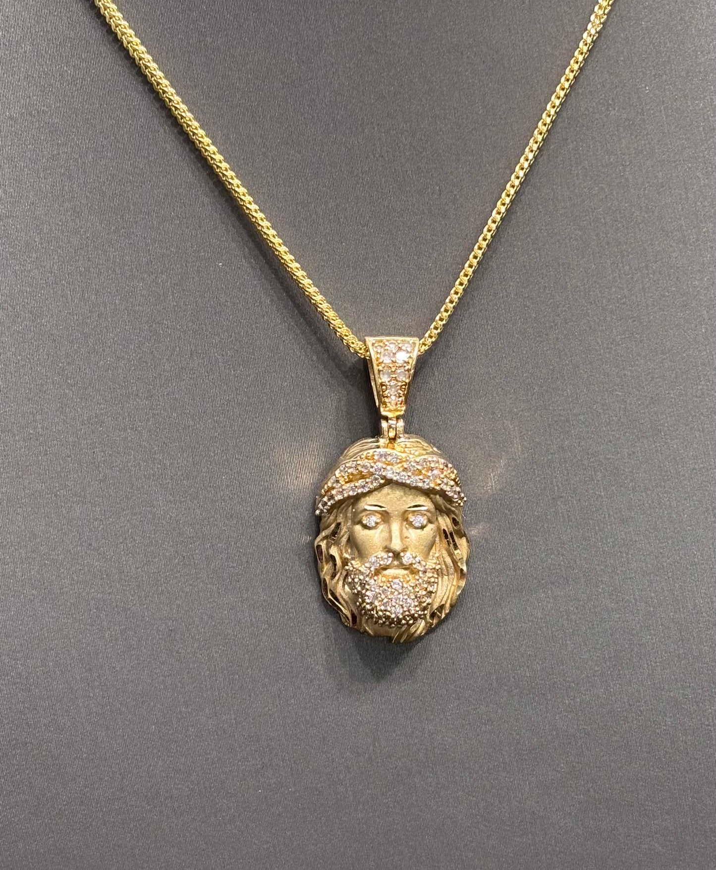 908- NEW 14K 3D Jesus Face Pendant W.G