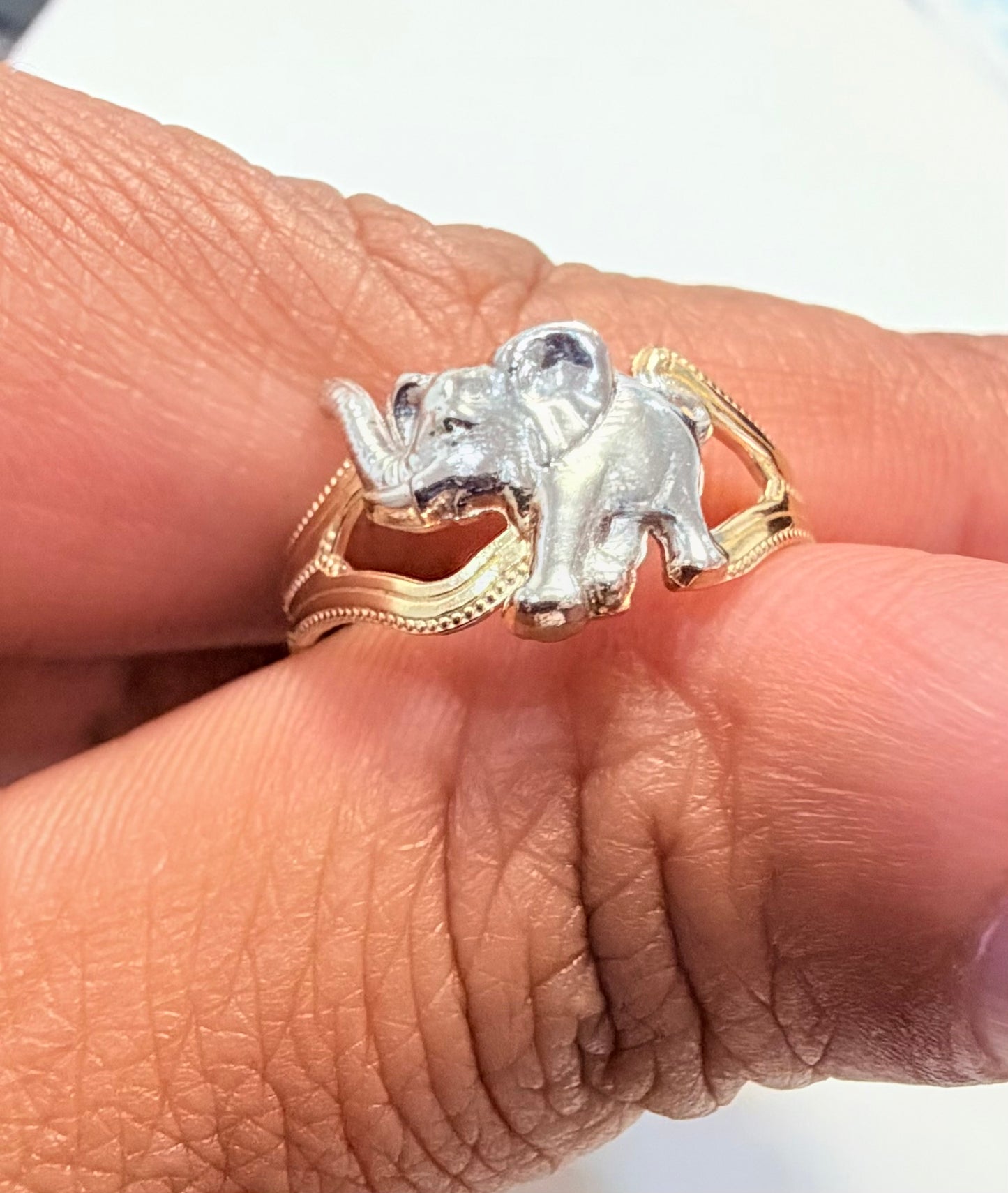 1704- NEW 10K Elephant Lucky Women's Ring W.G