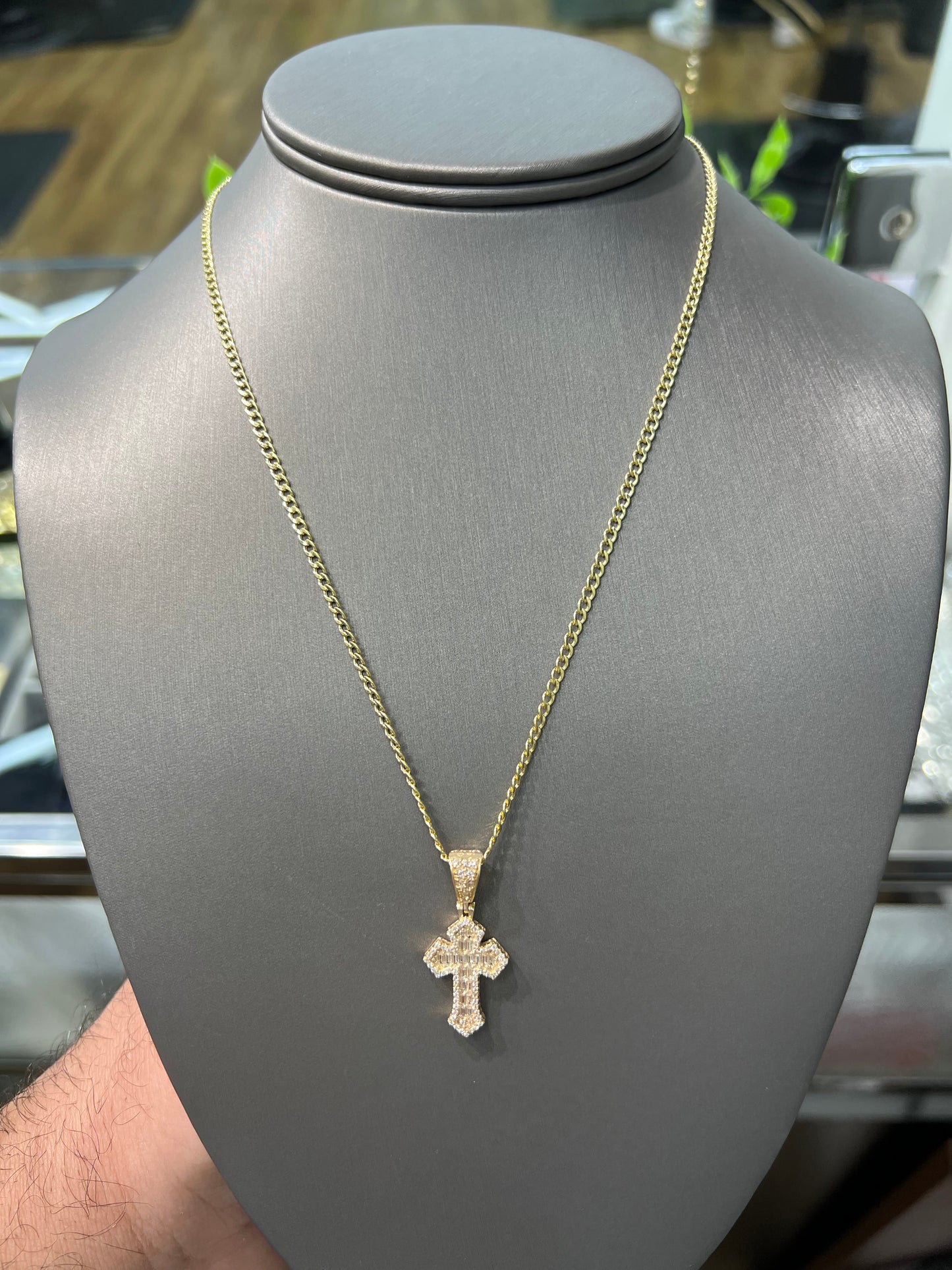 C47- NEW 14K Cuban Curb Chain 18” & Full Cz Cross Pendant Set