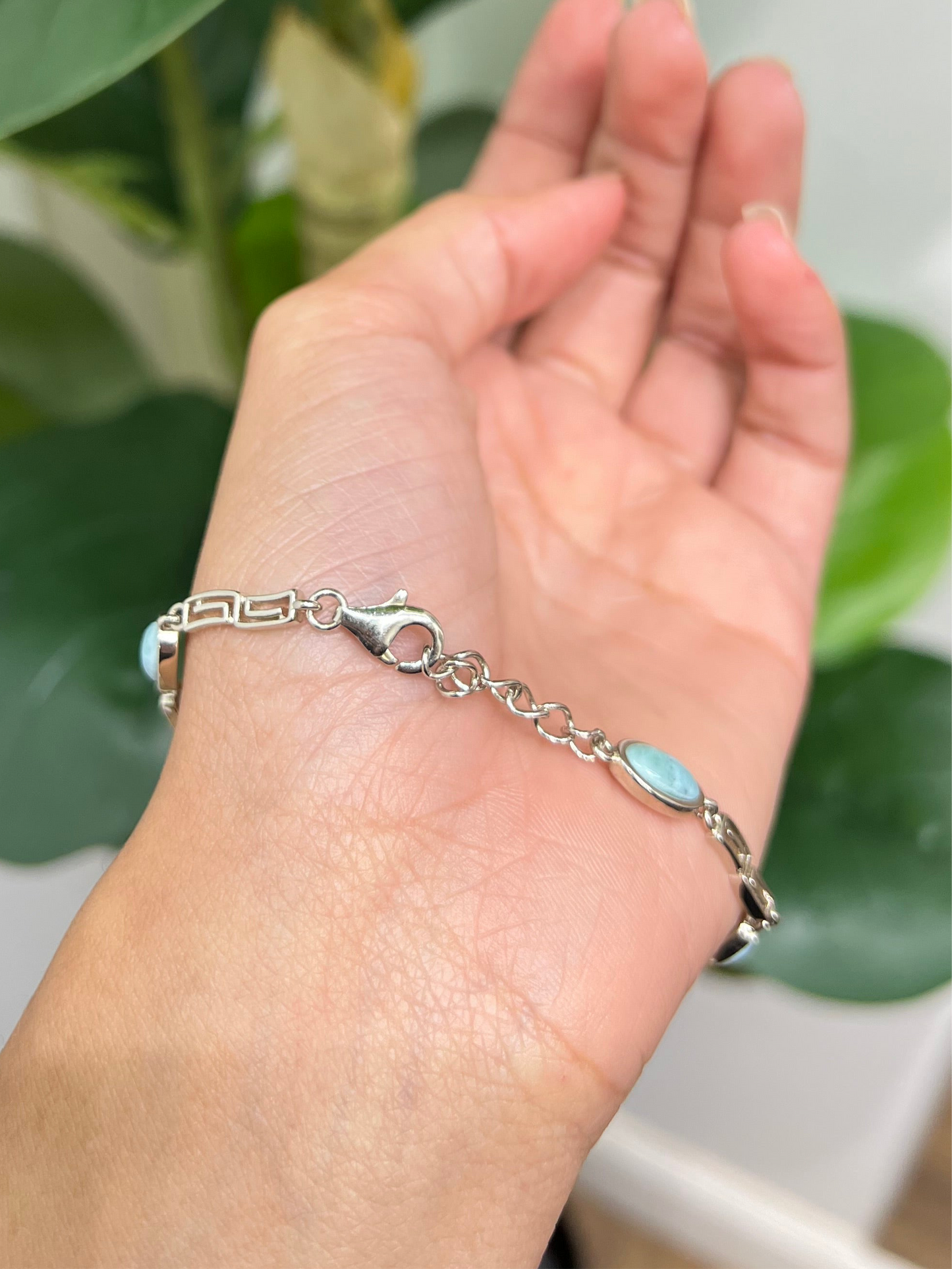 S805- NEW .925 Sterling Silver Oval Larimar Bracelet W.G