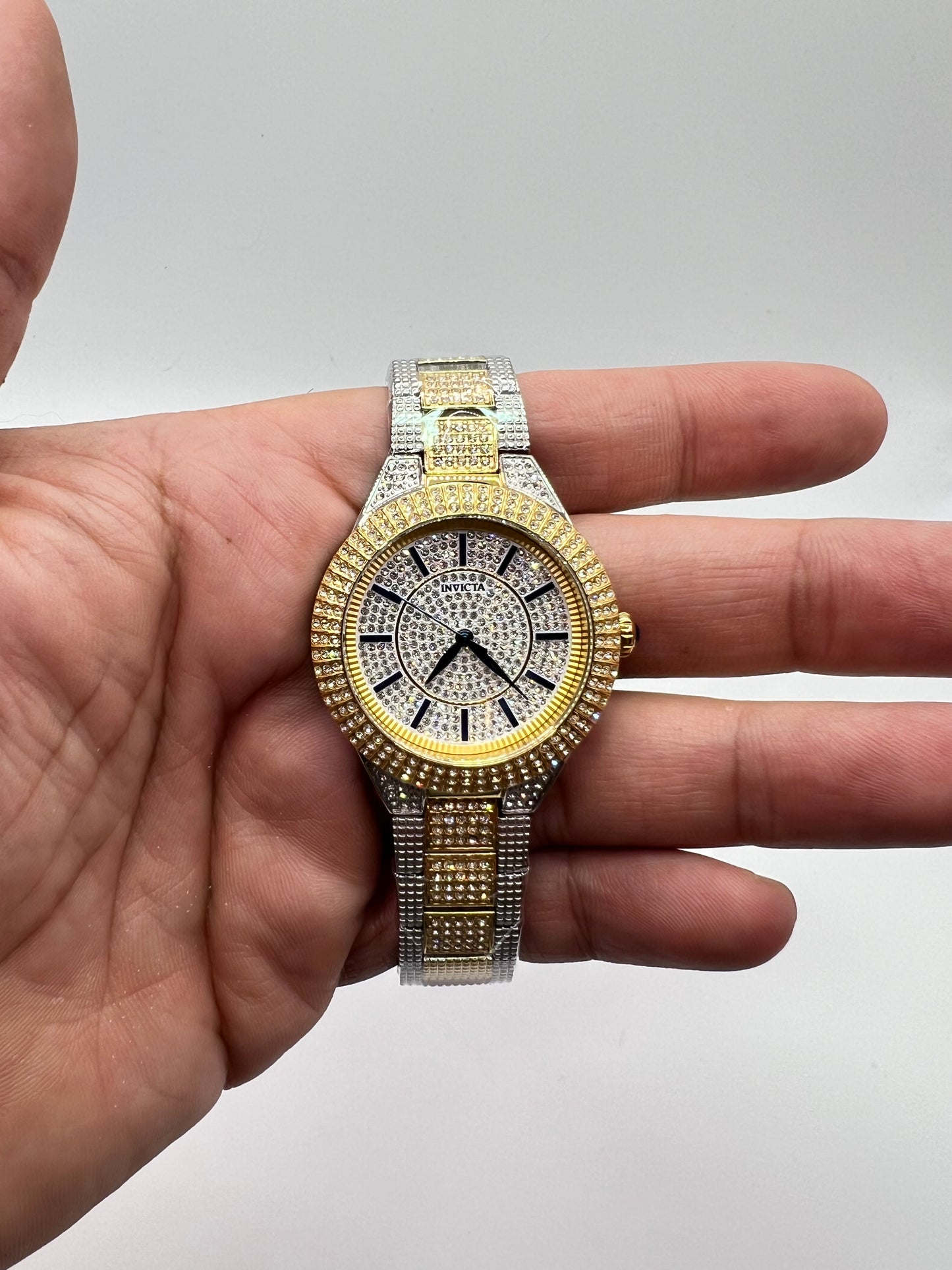 R46- Invicta Specialty Unisex Watch -38mm Color Gold & Silver