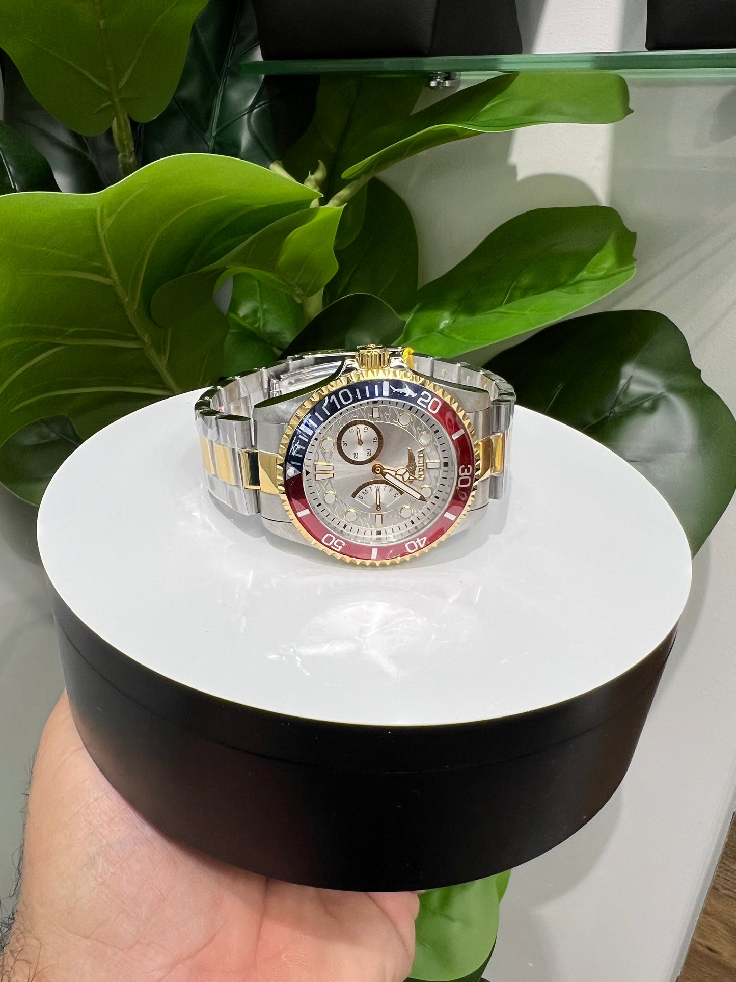 R44- Invicta Red & Black Men's Watch 42mm W.G