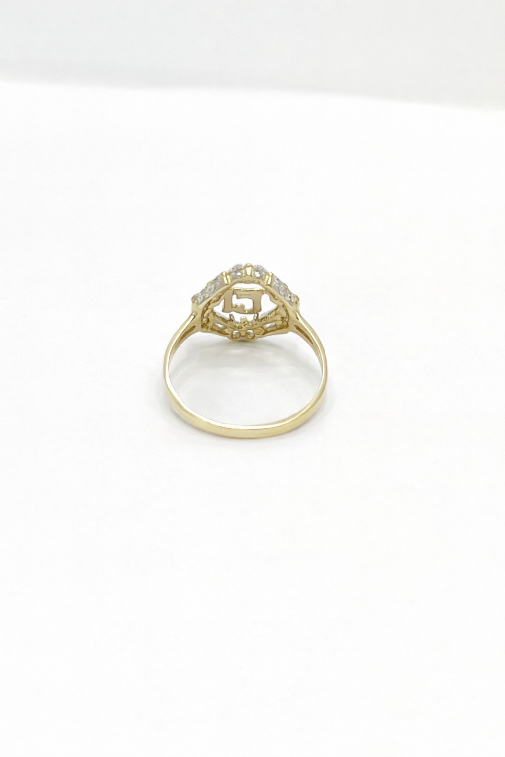 1488- NEW 10K Gold Classic Quinceañera Ring W.G