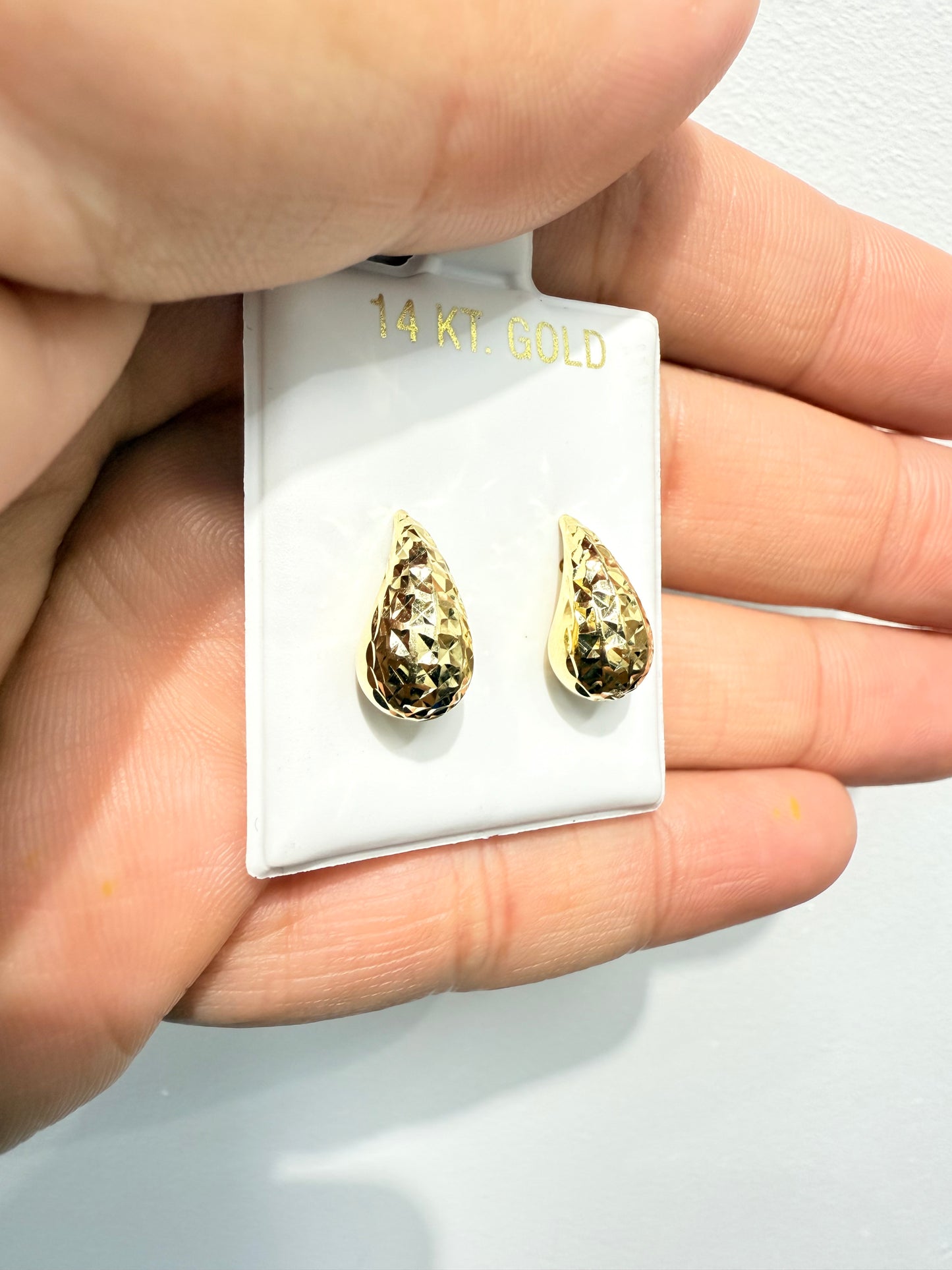 233- Pendientes de gota de lluvia de oro amarillo de 14 quilates