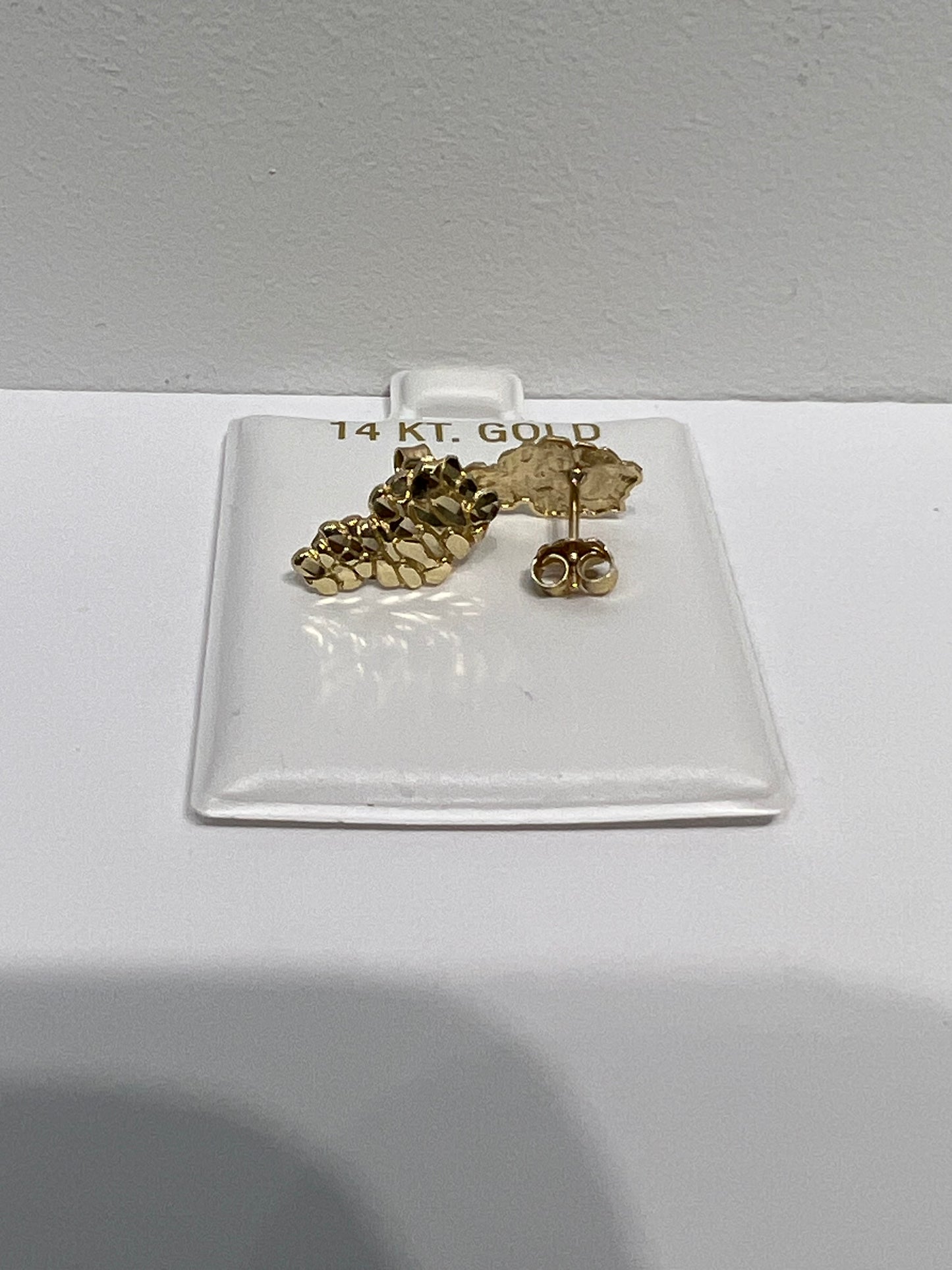 1205- NEW 14K Nugget Diamond Cut Stud Earrings (15x8.5mm) W.G