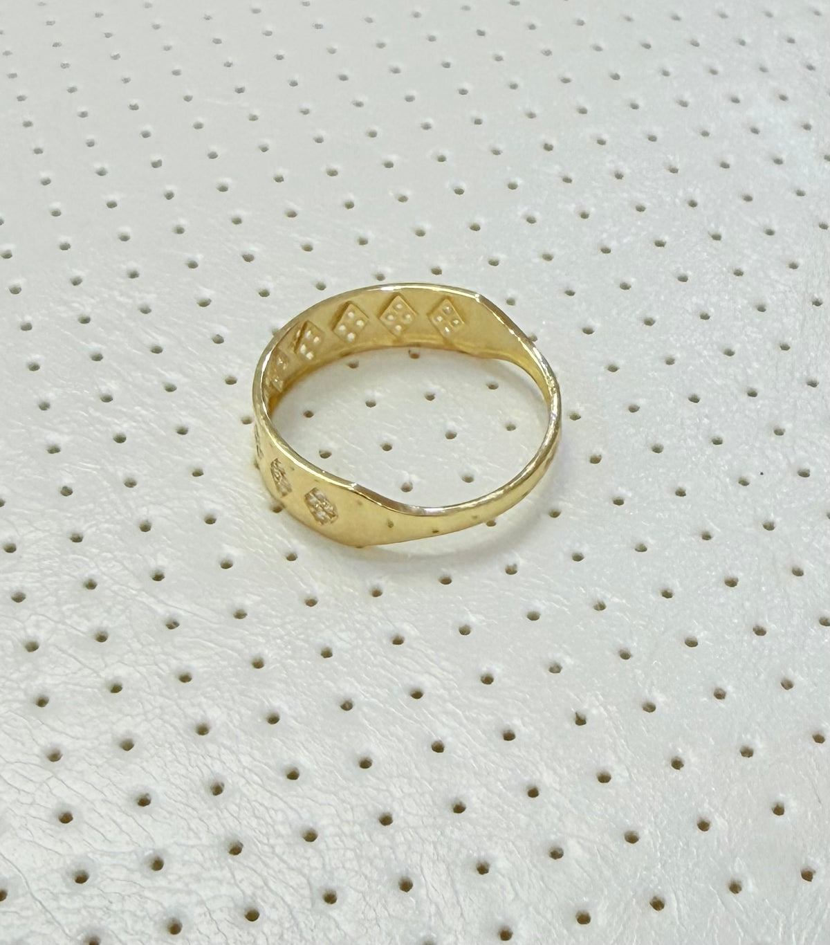 1806- NEW 14K Wedding Band Ring W.G