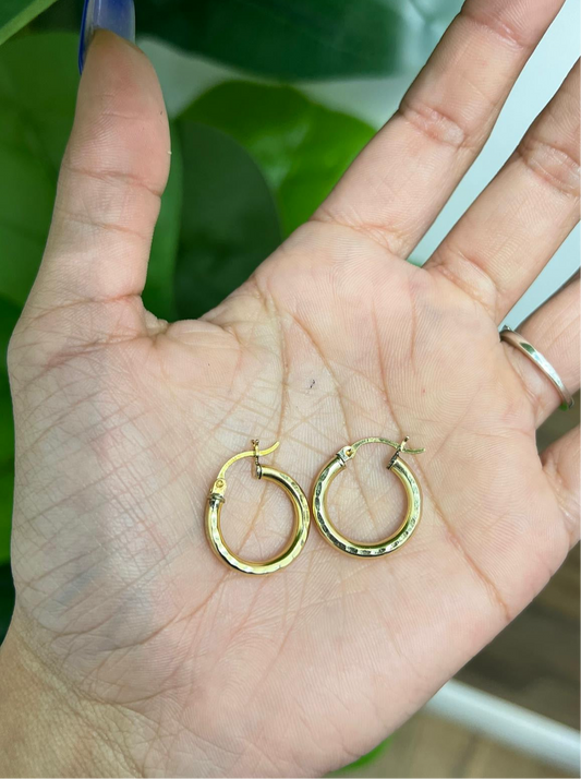 320- Pendientes de aro de oro amarillo de 14 quilates de 3,0 x 19 mm