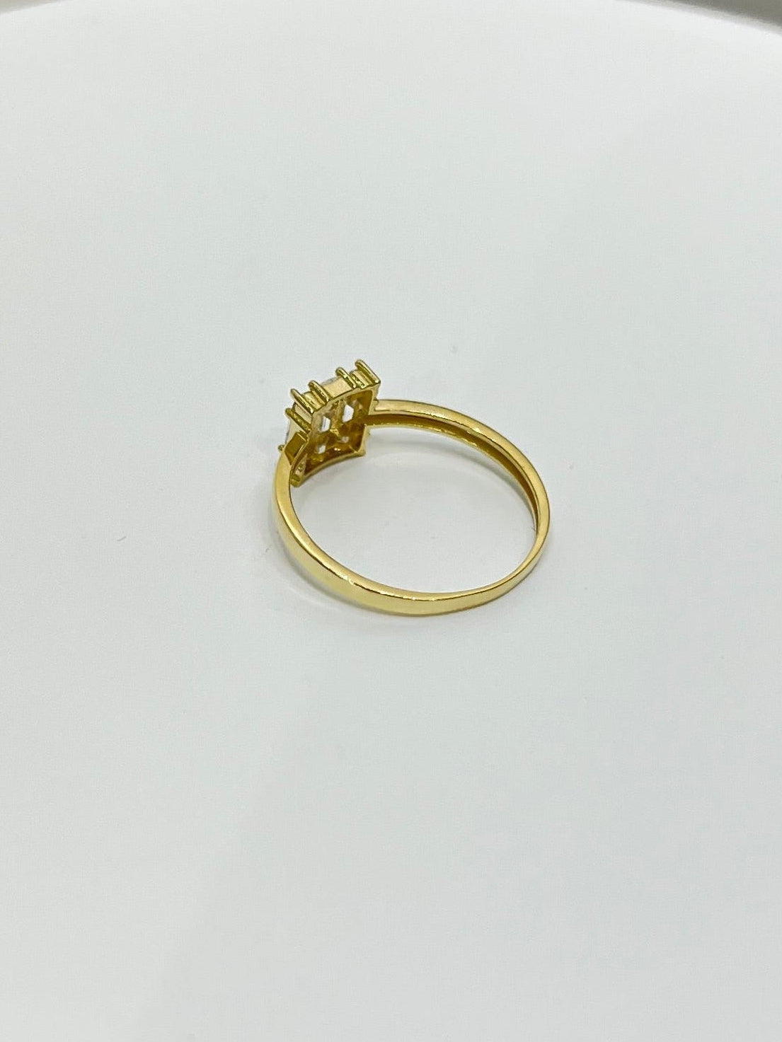 1471- NEW 14K Square Shape Baguette Cut Ring W.G
