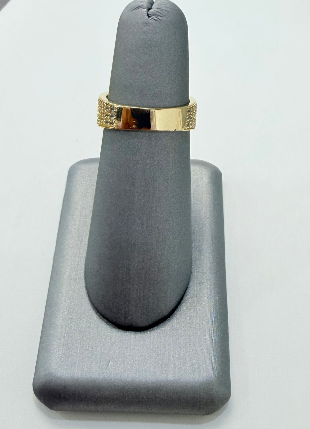 1831- NEW 14K Ice Out Cz Fashion Ring W.G