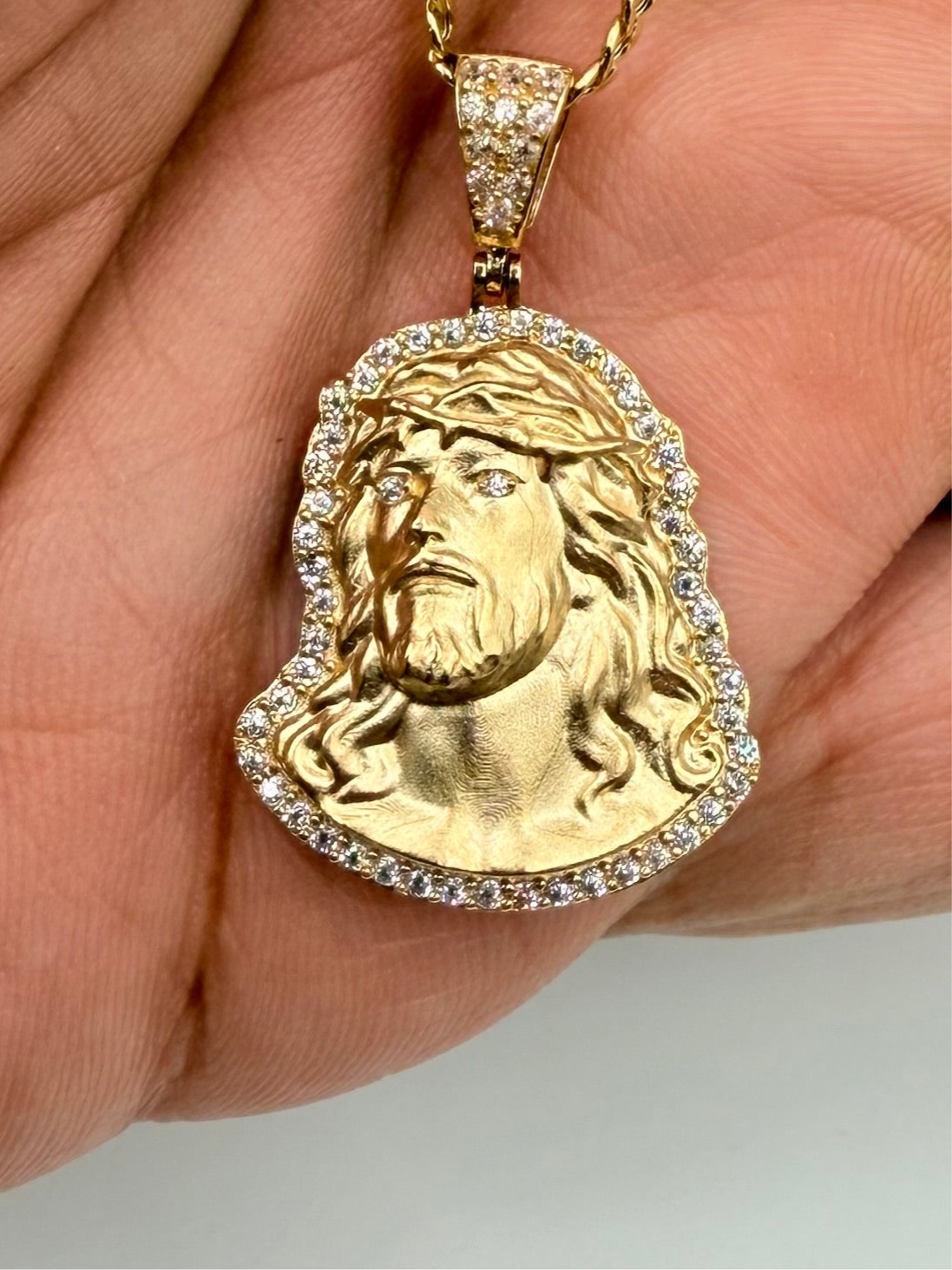 917- NEW 14K Jesus Face Pendant W.G