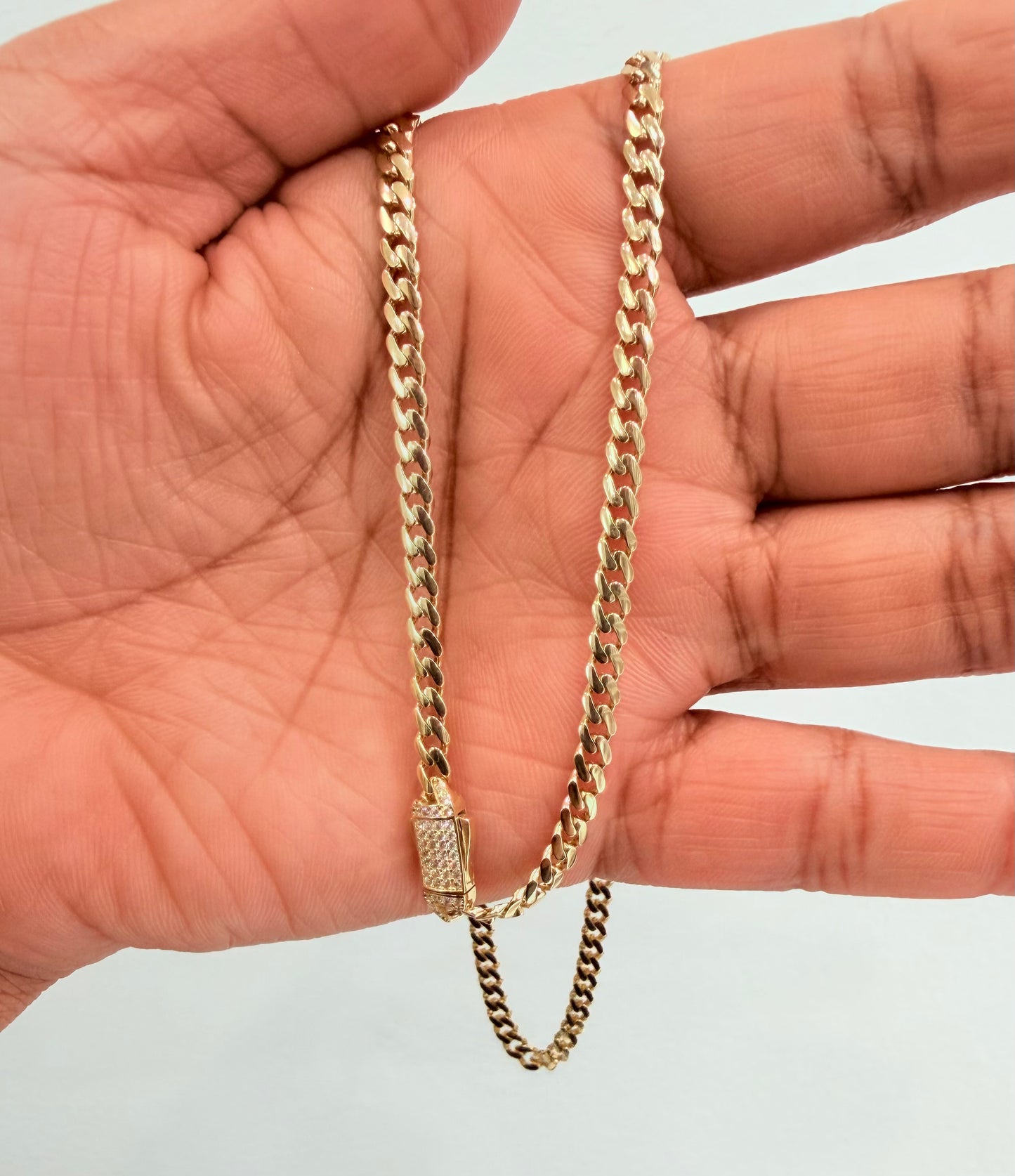 1676- NEW 10K Hollow Cuban Chain 18” (4mm) W.G