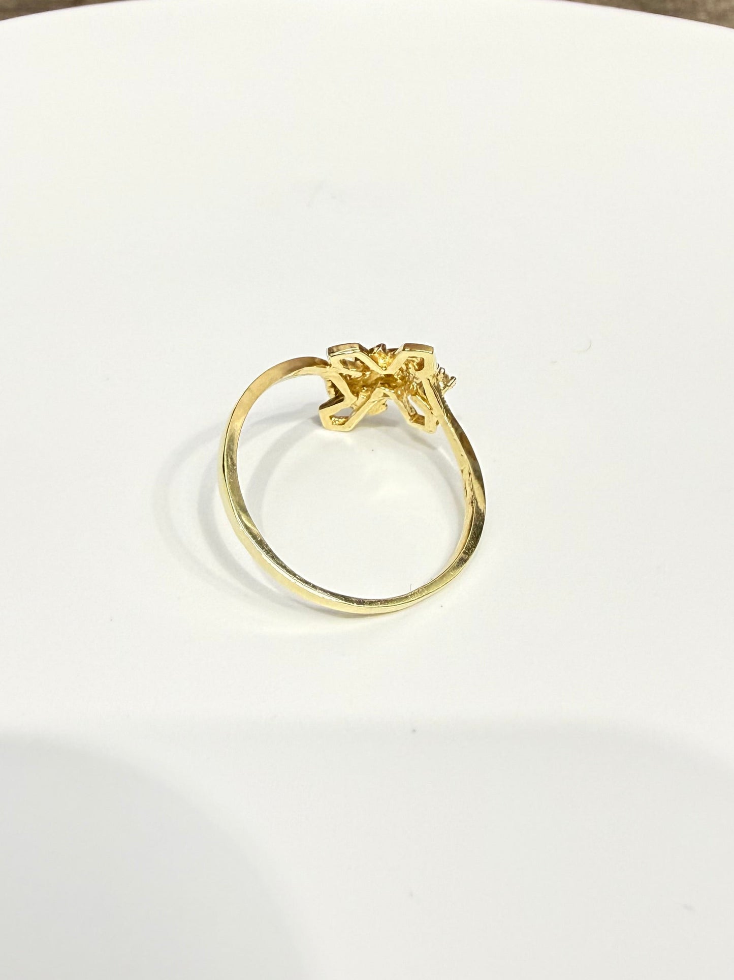 1490- NEW 14K Praying Hand & Cross Ring W.G