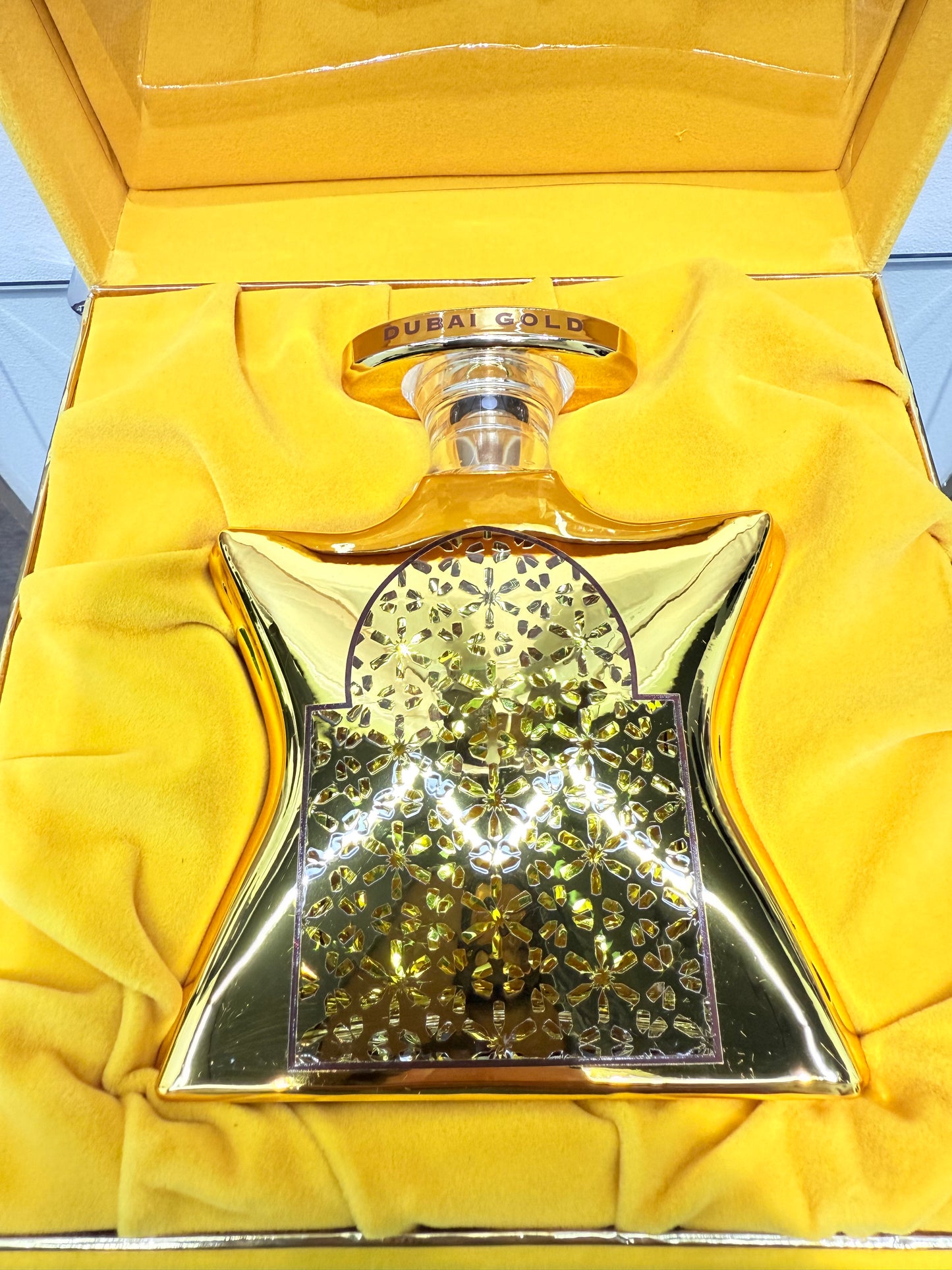 PE71- Bond No.9 Dubai Gold Eau de Parfum 3.4oz Unisex
