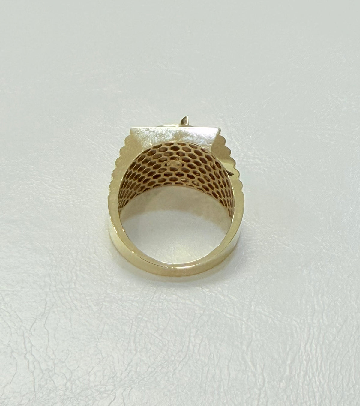 1823- NEW 10K Horsehead Men’s Ring W.G