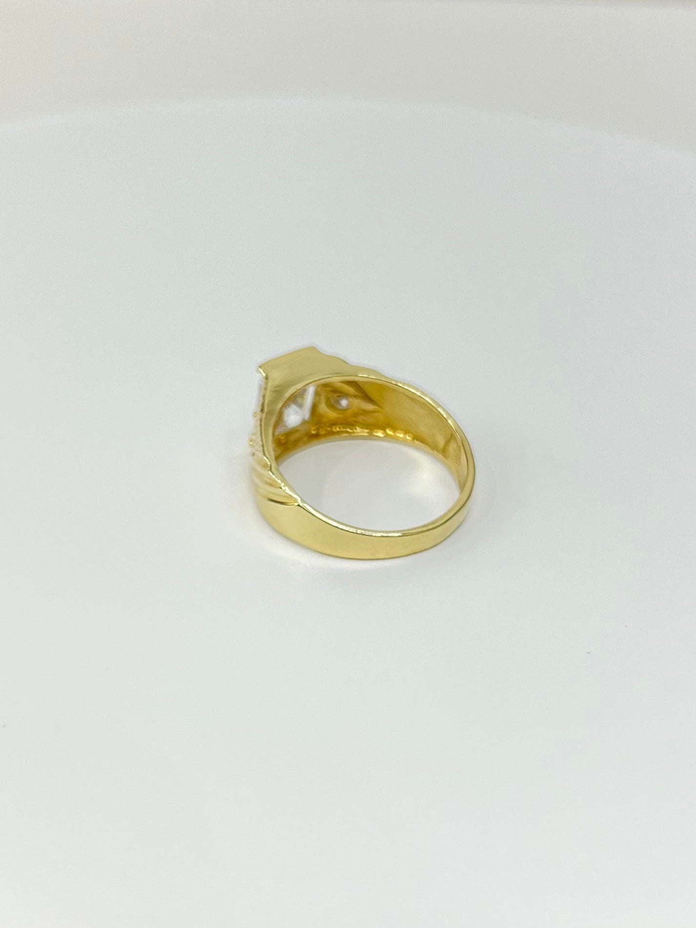1099-NEW 14K Square Clear Cz Stone Men's Ring