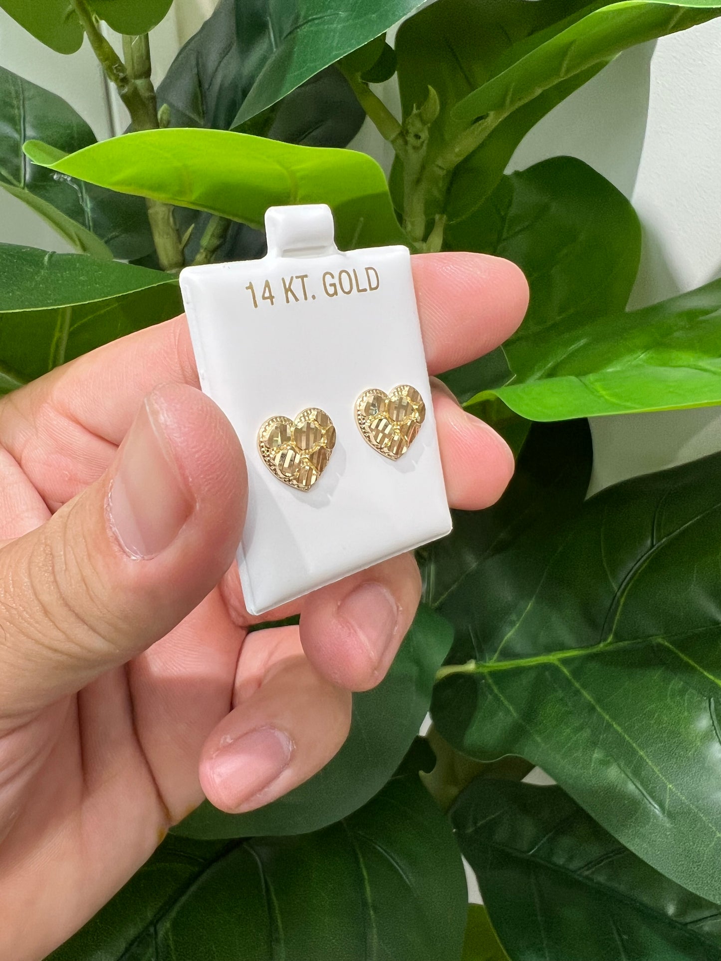 1201- NEW 14K Heart Shape Nuggets Stud Earrings (12.2mm) W.G