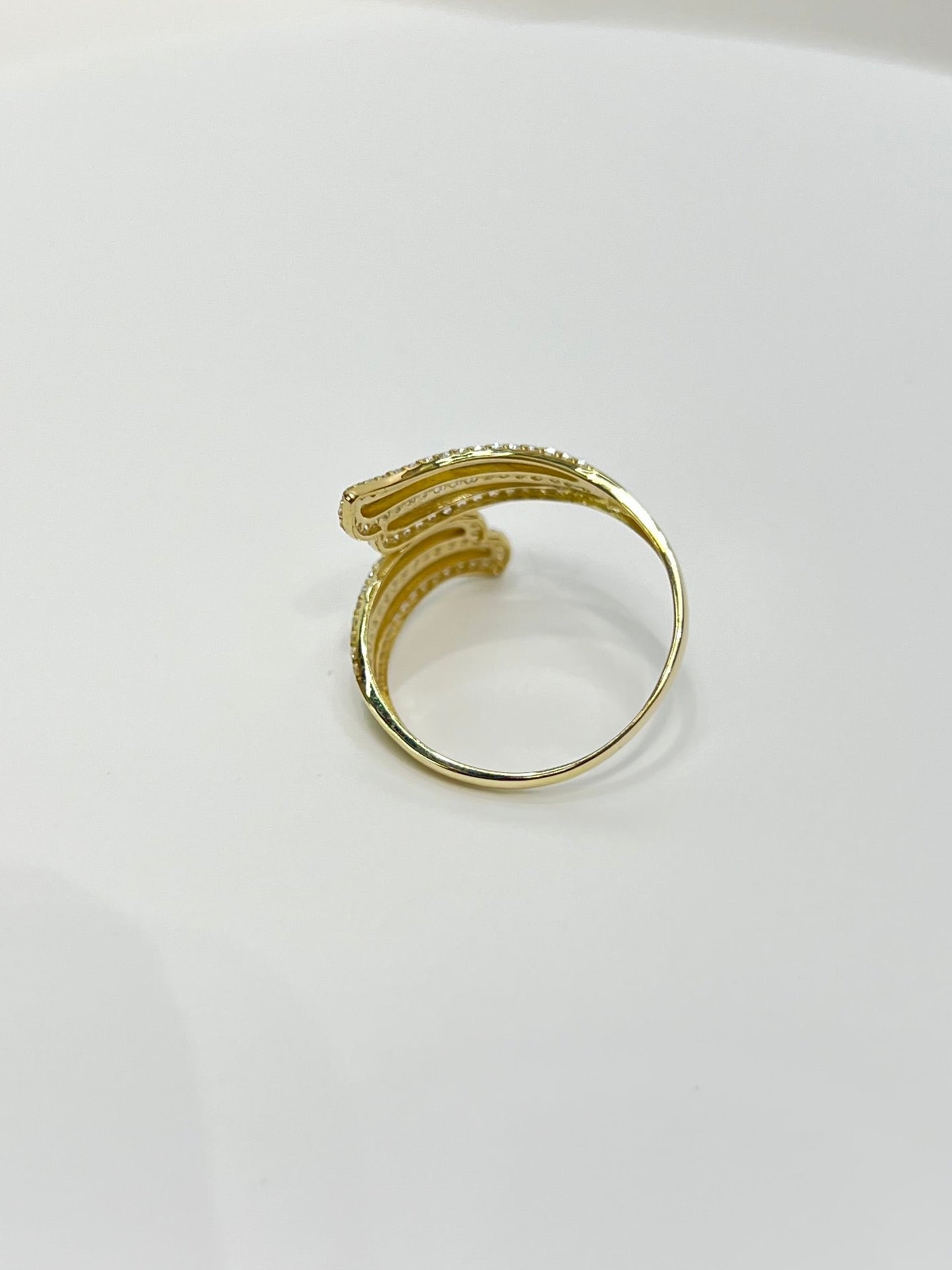 1474- NEW 14K Gold Swirl Fashion Ring W.G