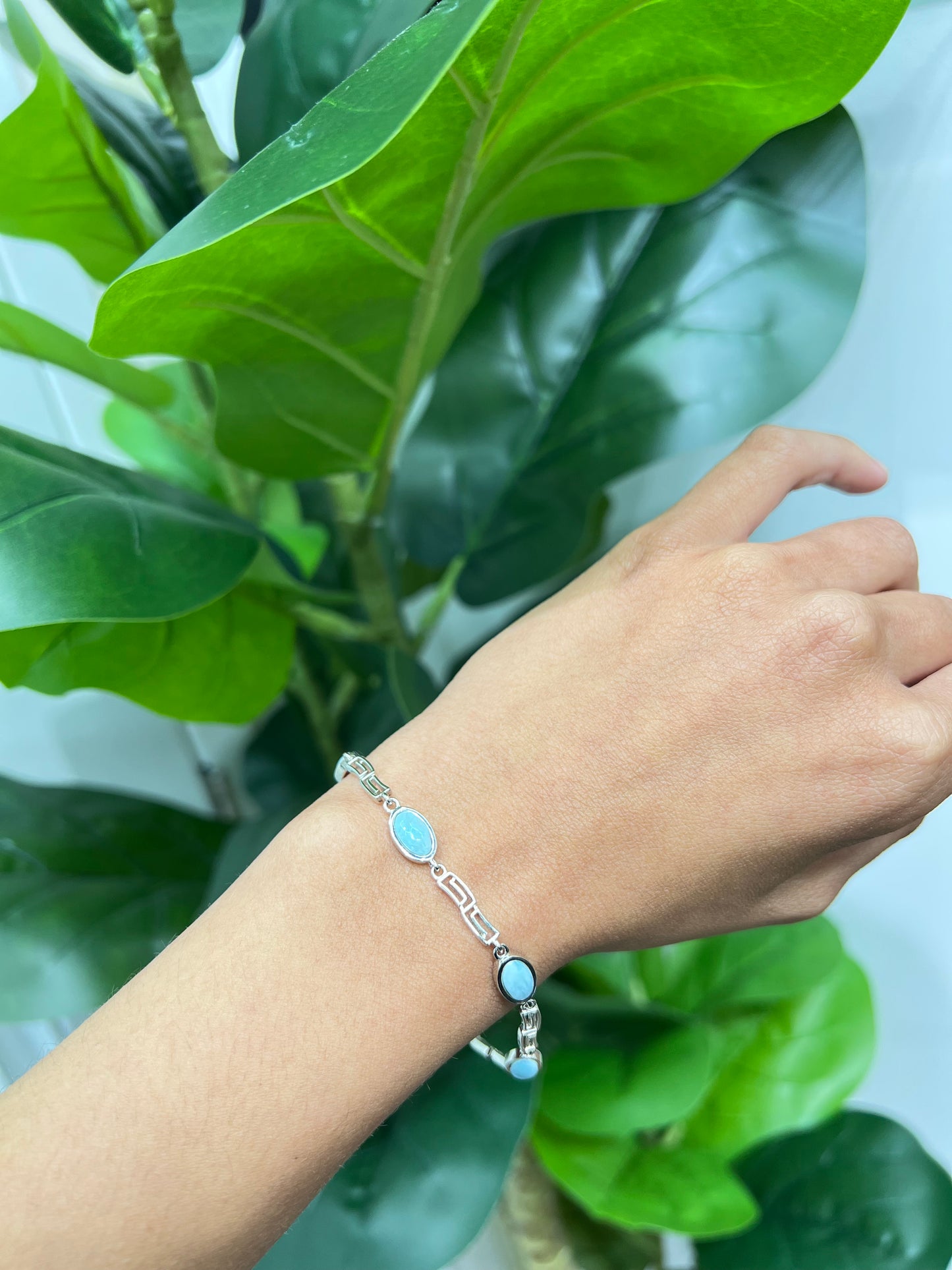 S805- NEW .925 Sterling Silver Oval Larimar Bracelet W.G