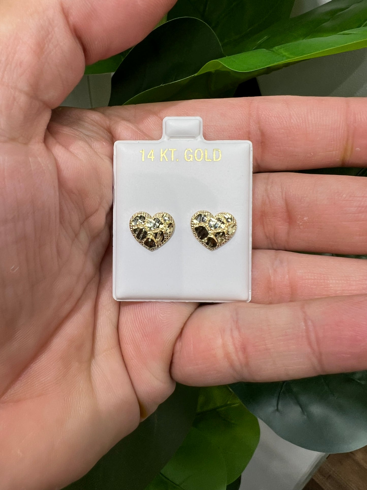 1201- NEW 14K Heart Shape Nuggets Stud Earrings (12.2mm) W.G