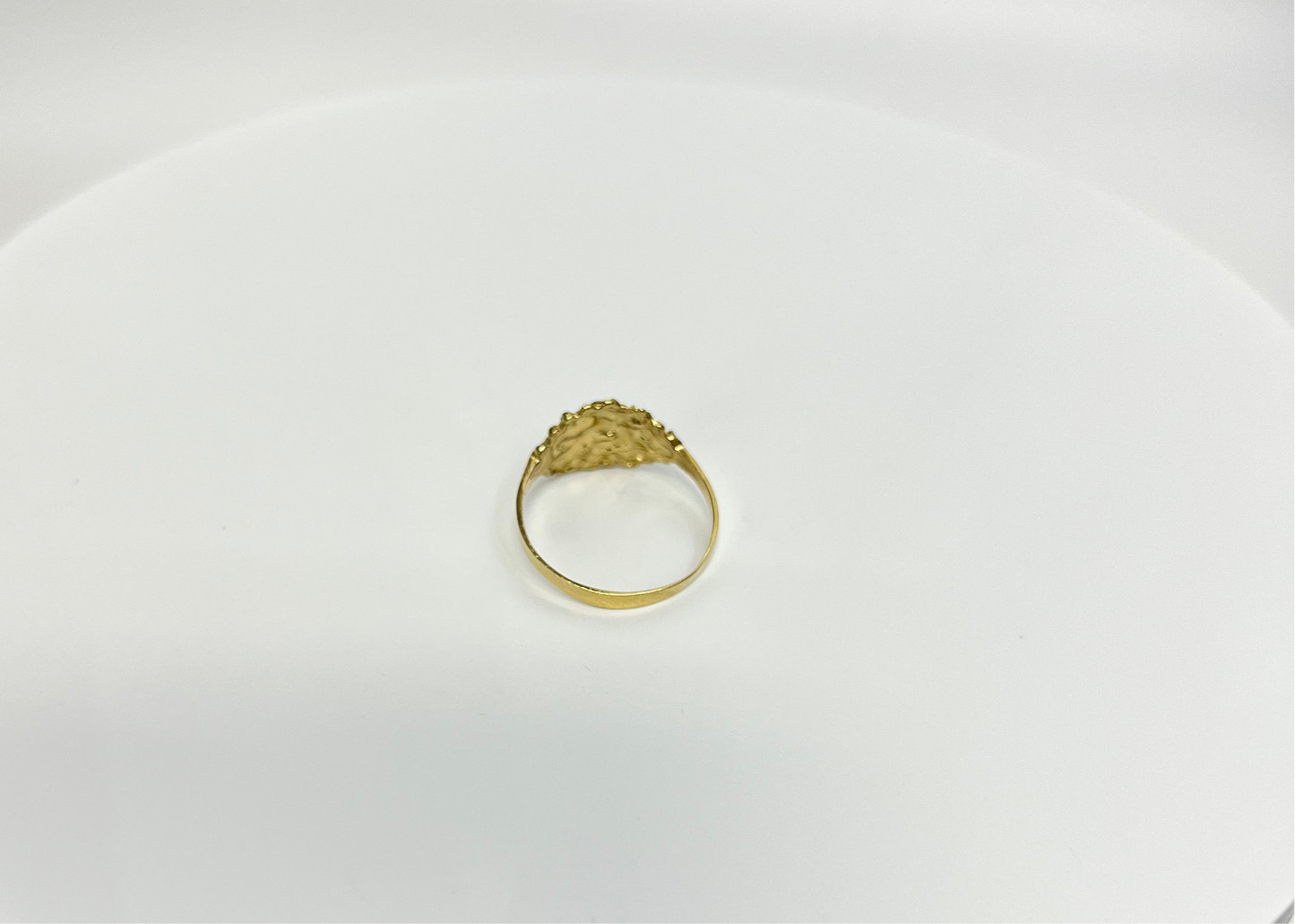 504- NEW 10K Nugget Oval Ring (W.G)