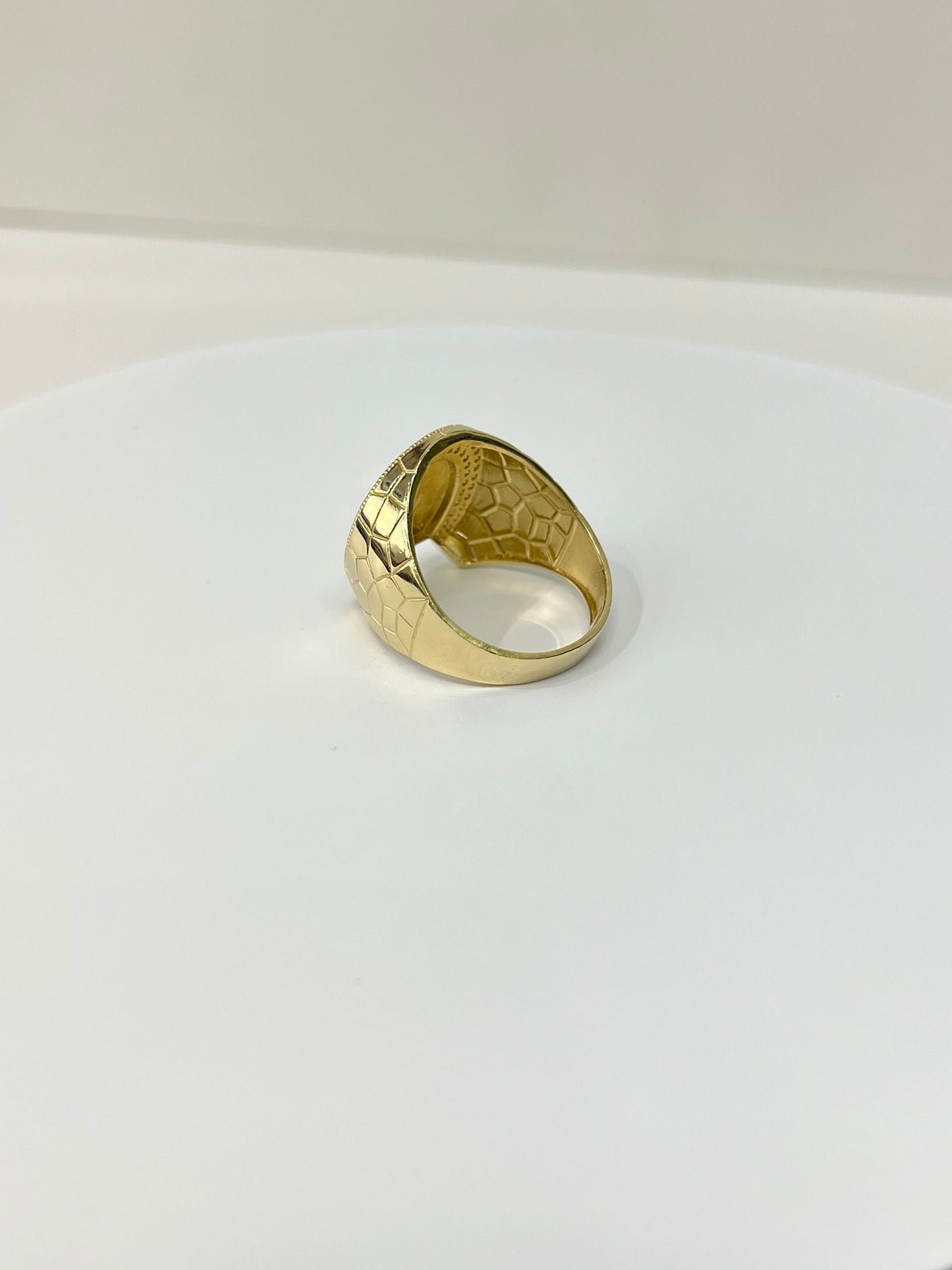 00147- NEW 14K Horseshoe Eagle Men’s Gold Ring (W.G)