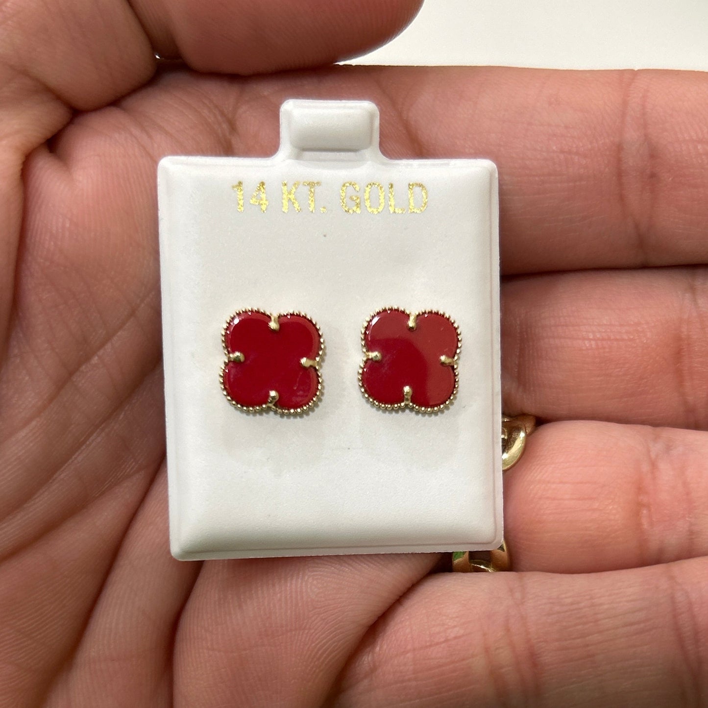 881- NEW 14K Red Trebol Stud Earrings (11mm).W.G