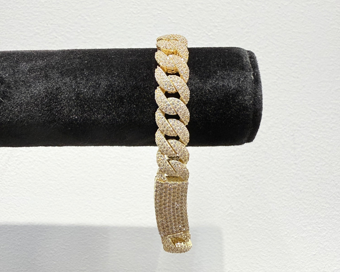 1085- NEW 14K Hollow Cuban Full Cz Monaci Chelsea Bracelet (8mm) W.G