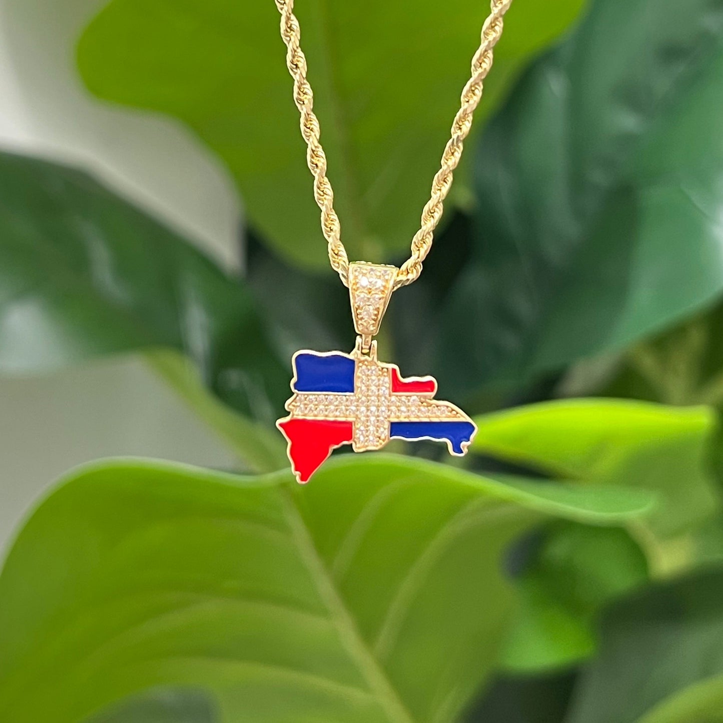 678- NEW 14K Dominican Republic Map Pendant W.G