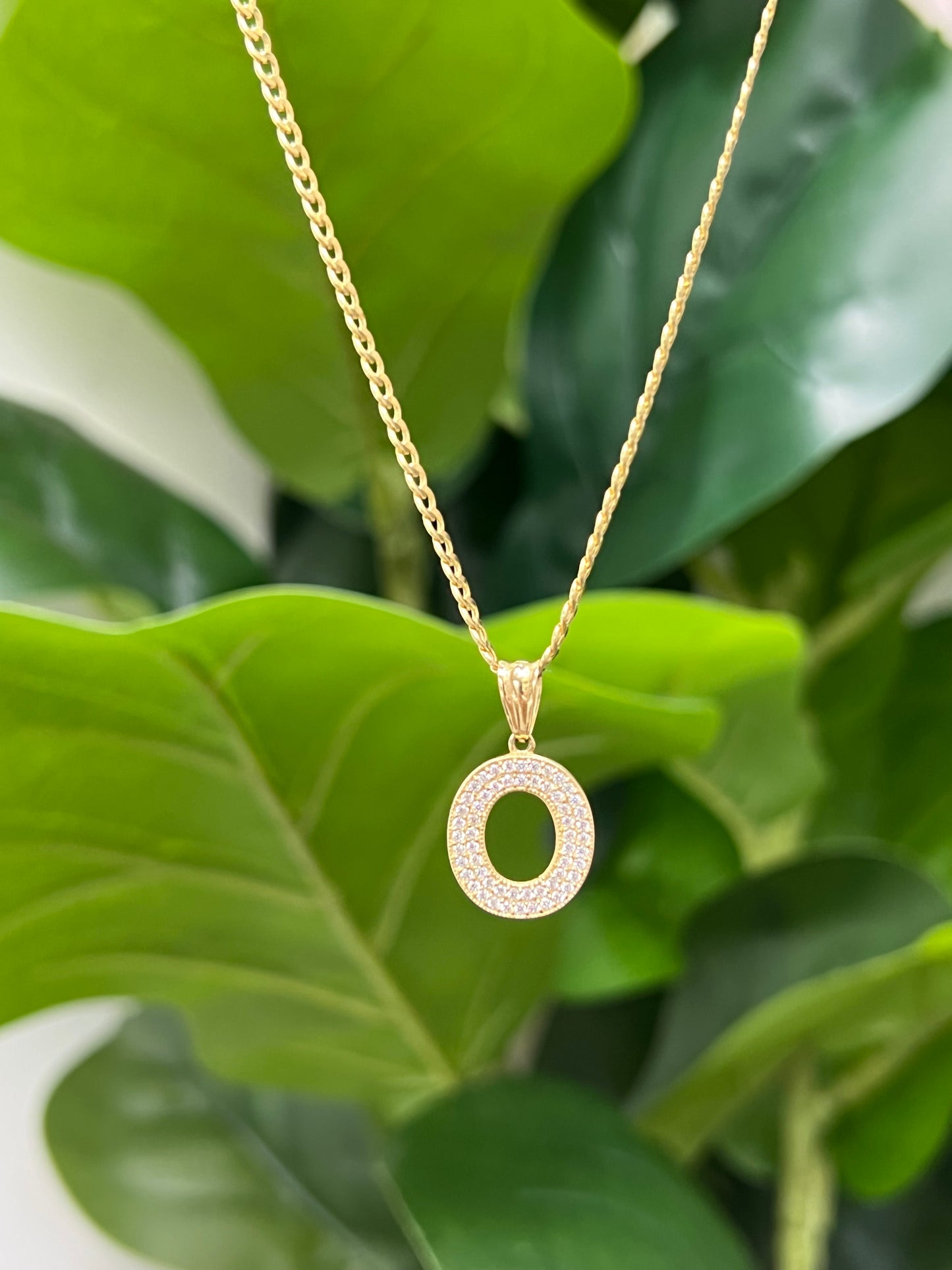 665- Letter “O” Shiny Pendant