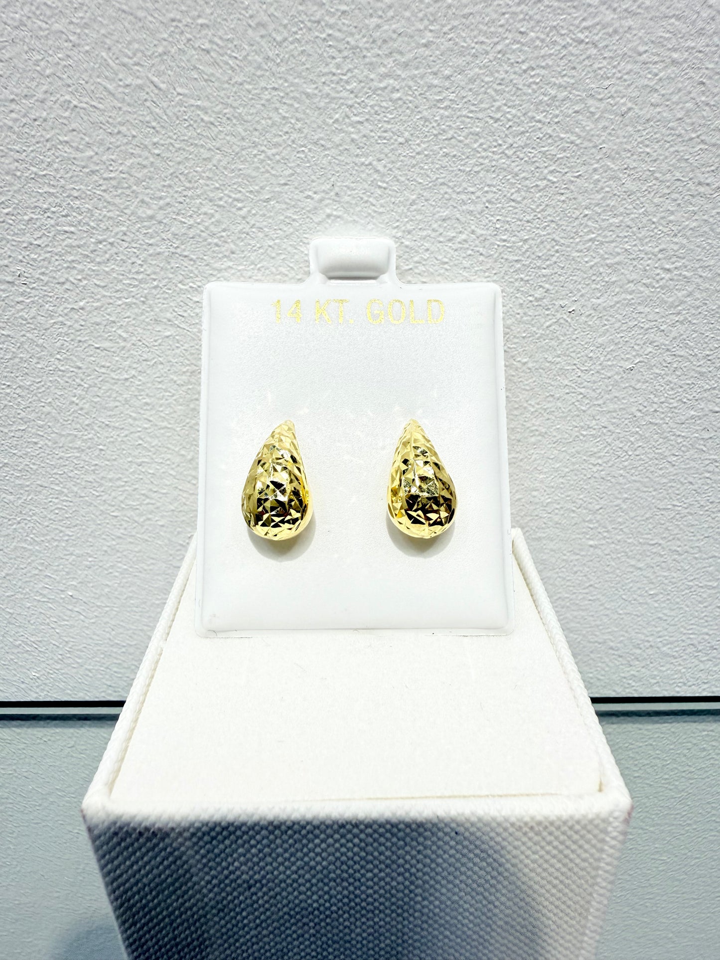 233- Pendientes de gota de lluvia de oro amarillo de 14 quilates