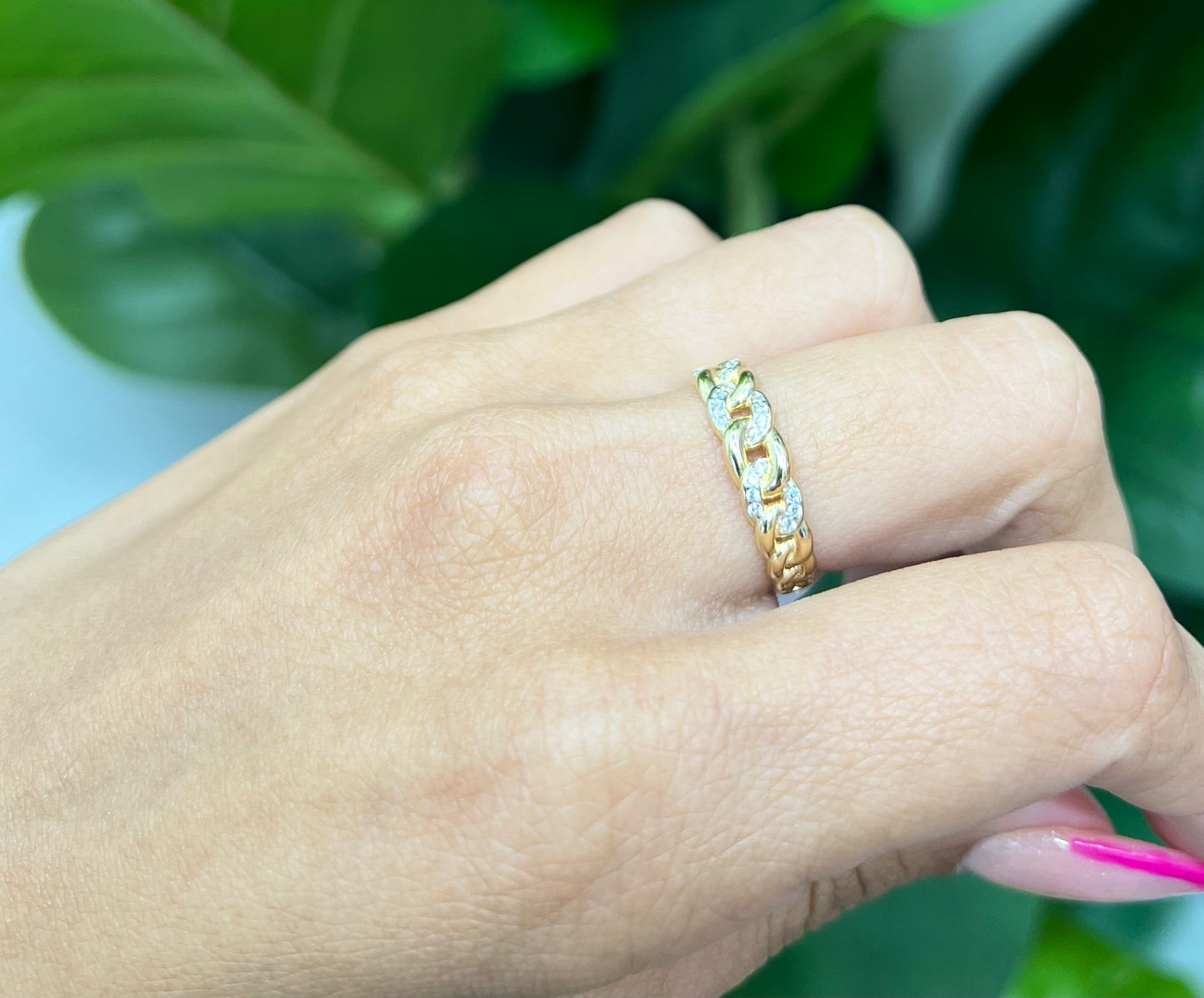 878- NEW 14K Small Link Style Ring (W.G)