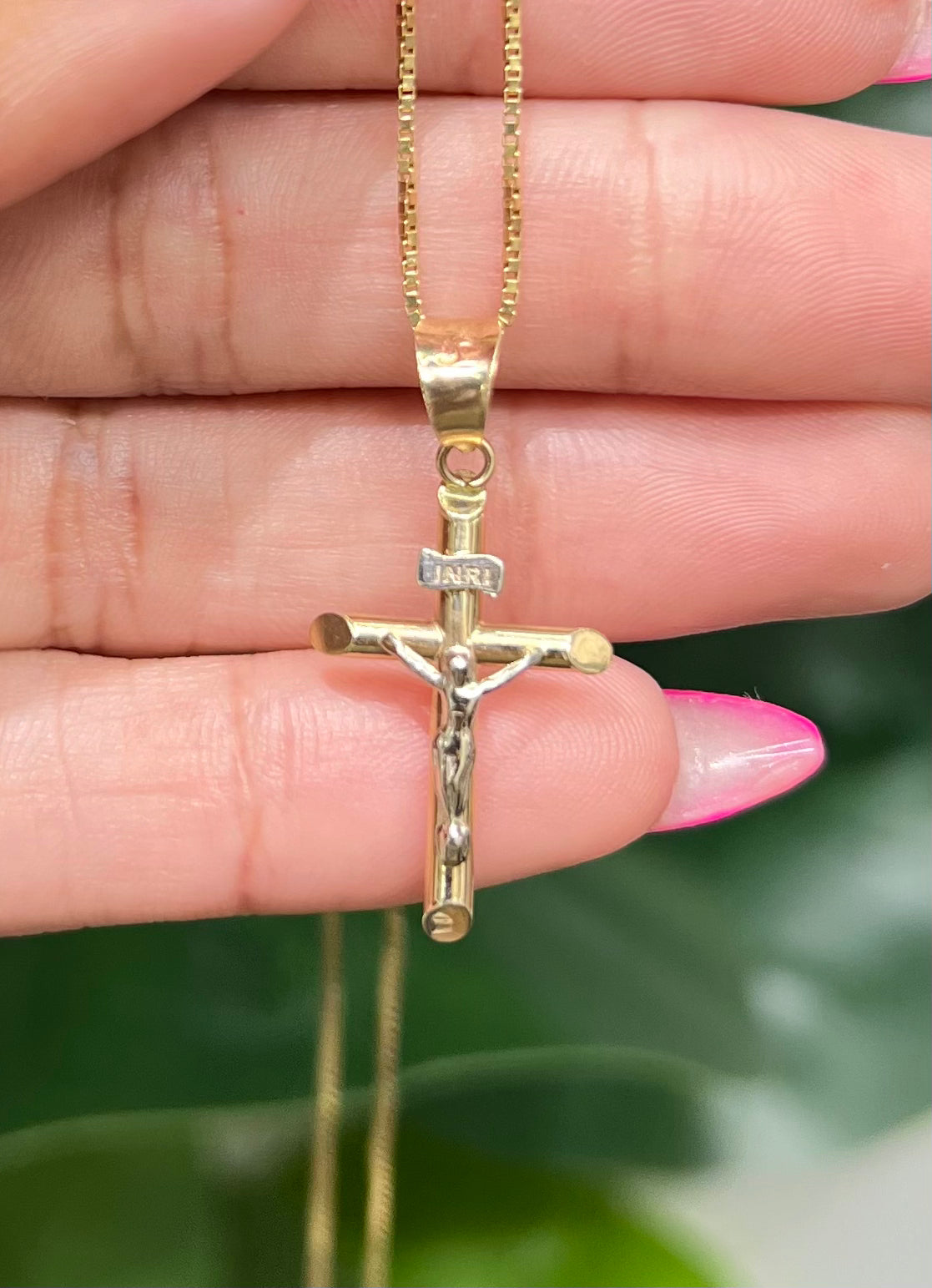 1136- NEW 14K Hollow Small Crucifix W.G