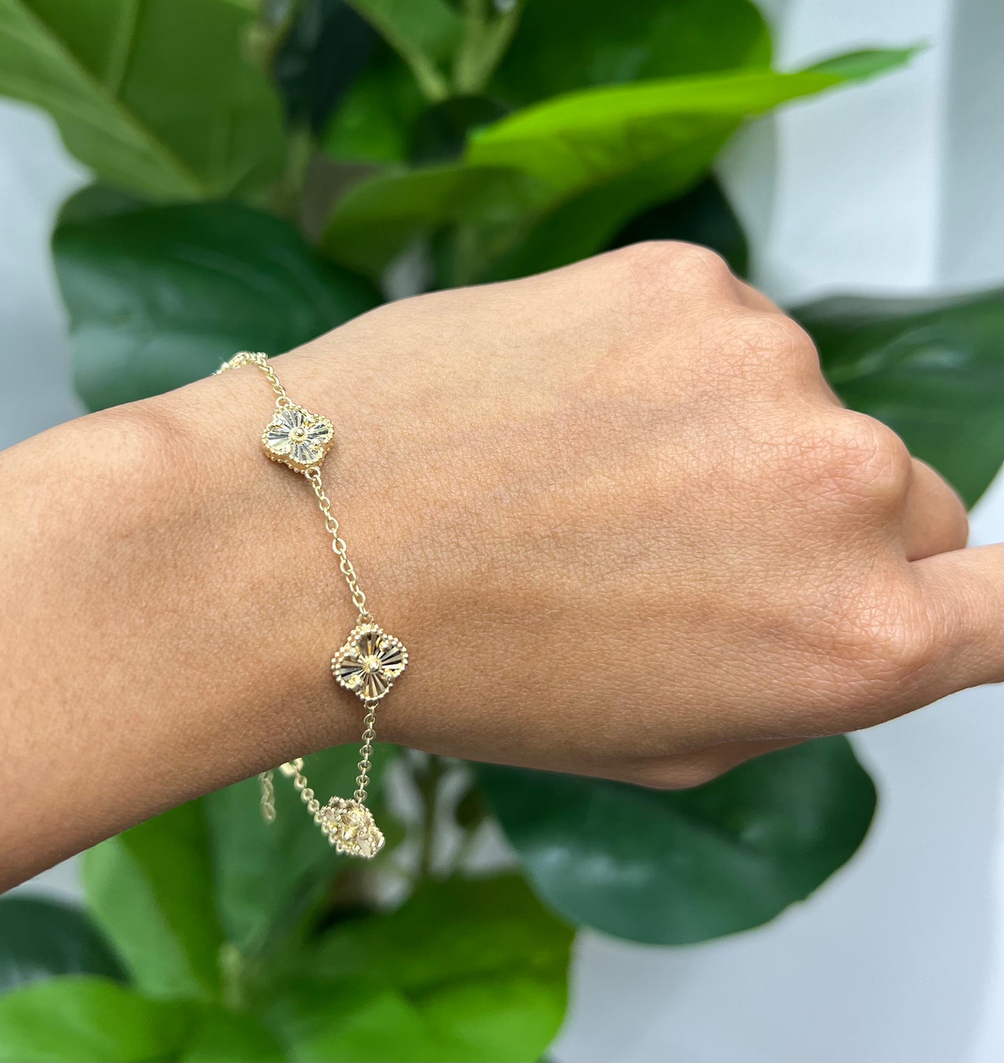 1152- NEW 14K Gold Trebol Bracelet (8.5mm) W.G