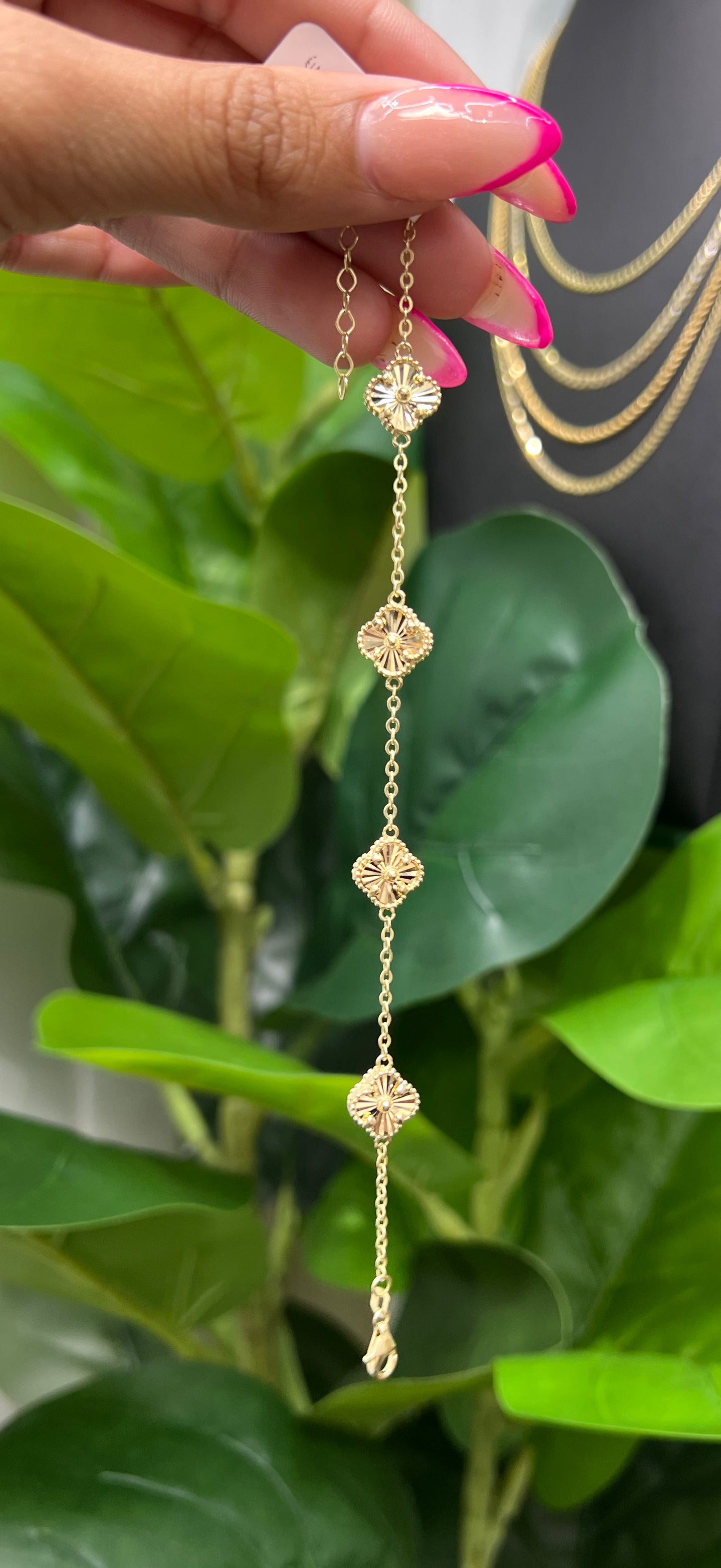 1152- NEW 14K Gold Trebol Bracelet (8.5mm) W.G