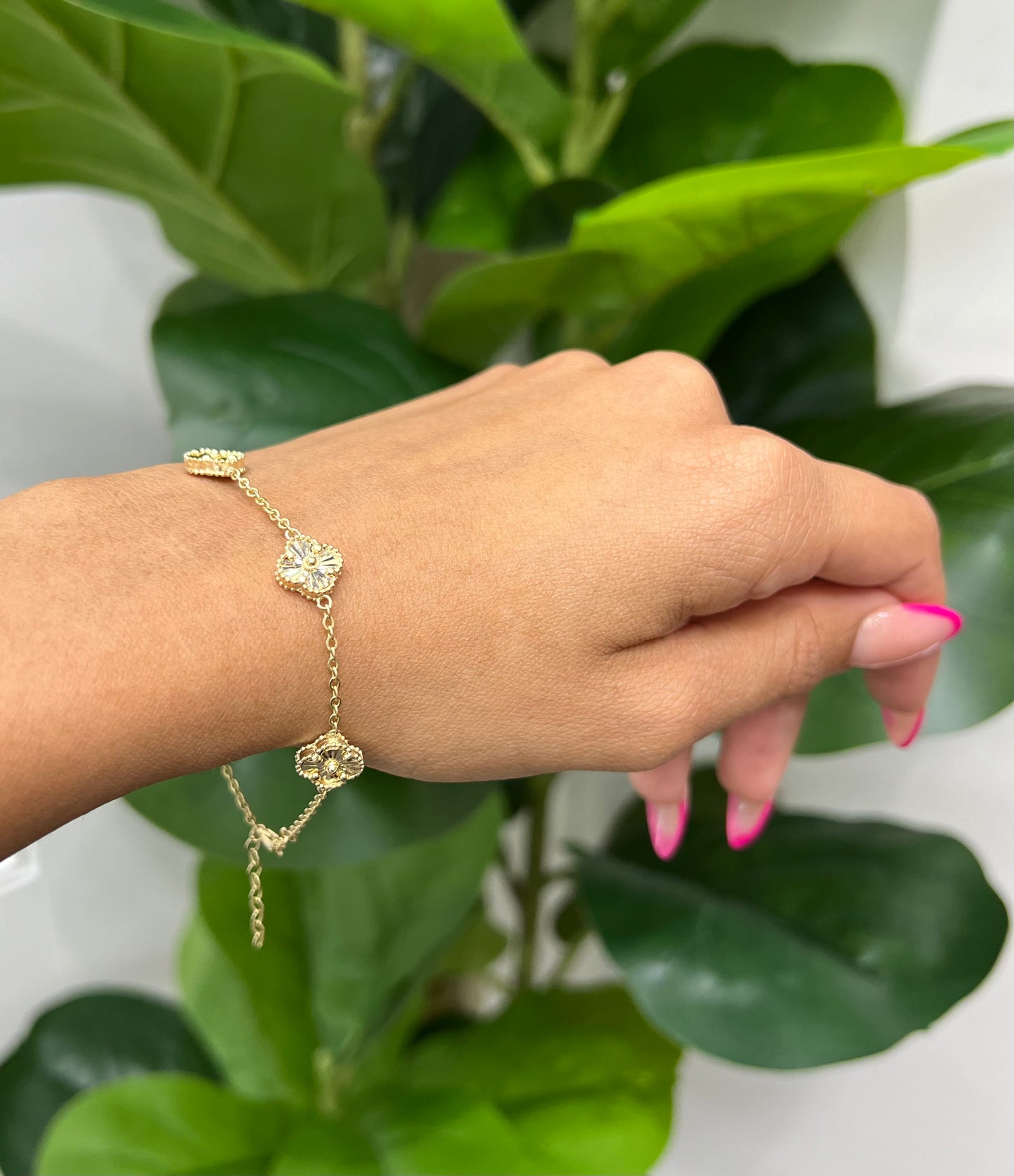 1152- NEW 14K Gold Trebol Bracelet (8.5mm) W.G