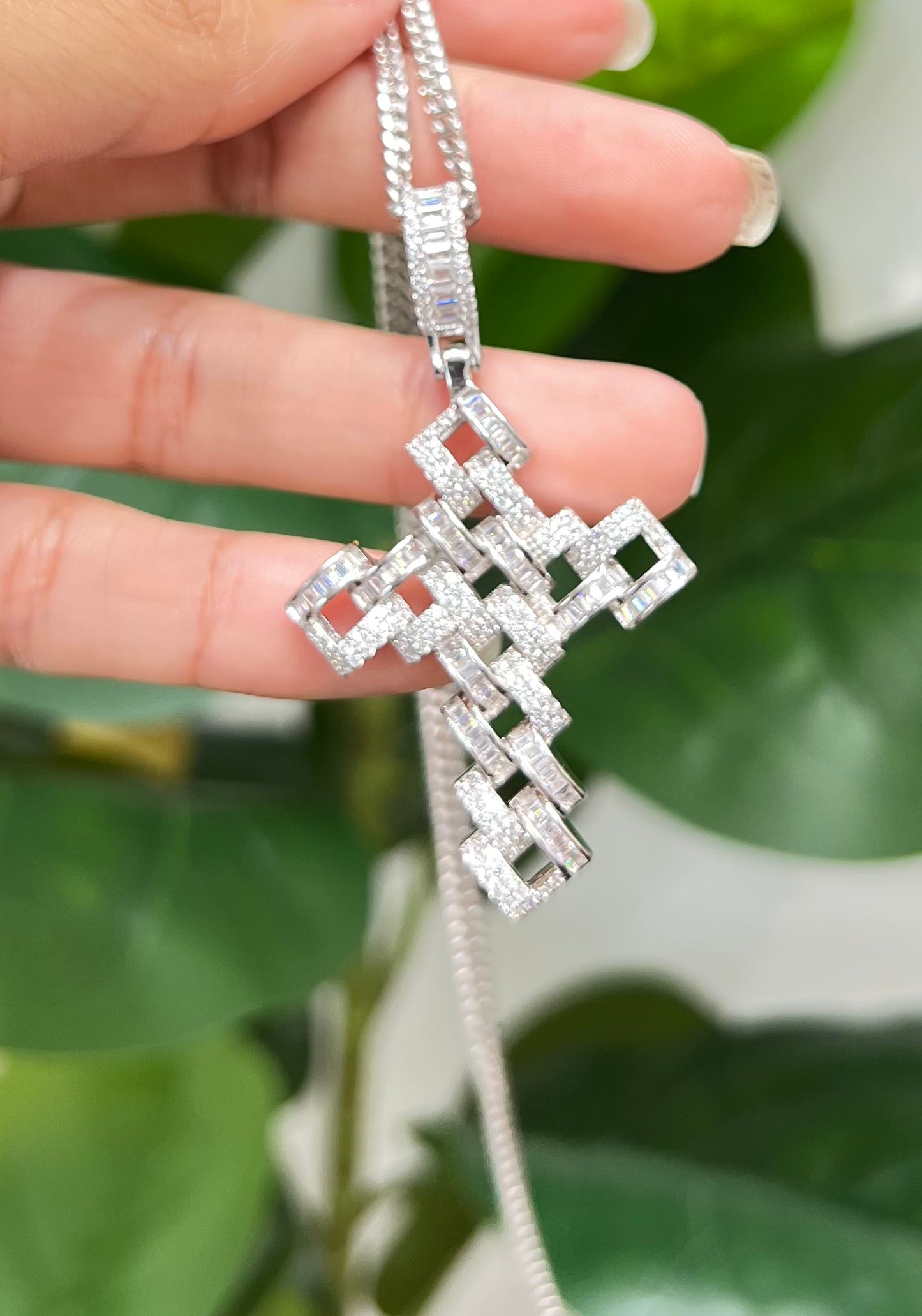 S408-NEW .925 Sterling Silver CZ Link Cross Pendant W.G