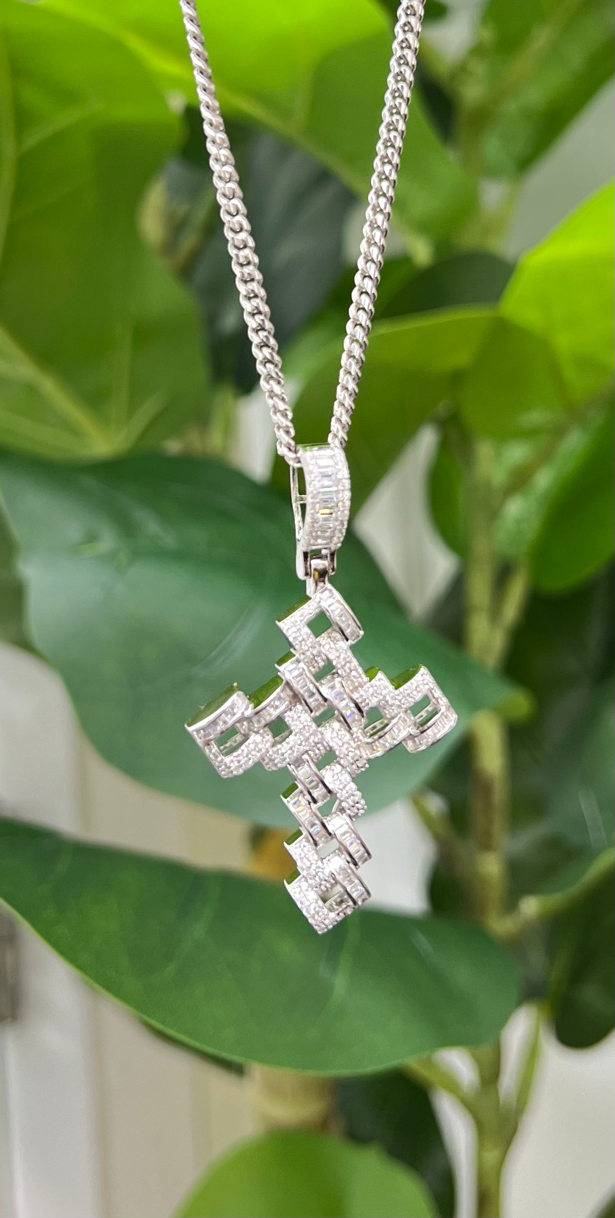 S408-NEW .925 Sterling Silver CZ Link Cross Pendant W.G