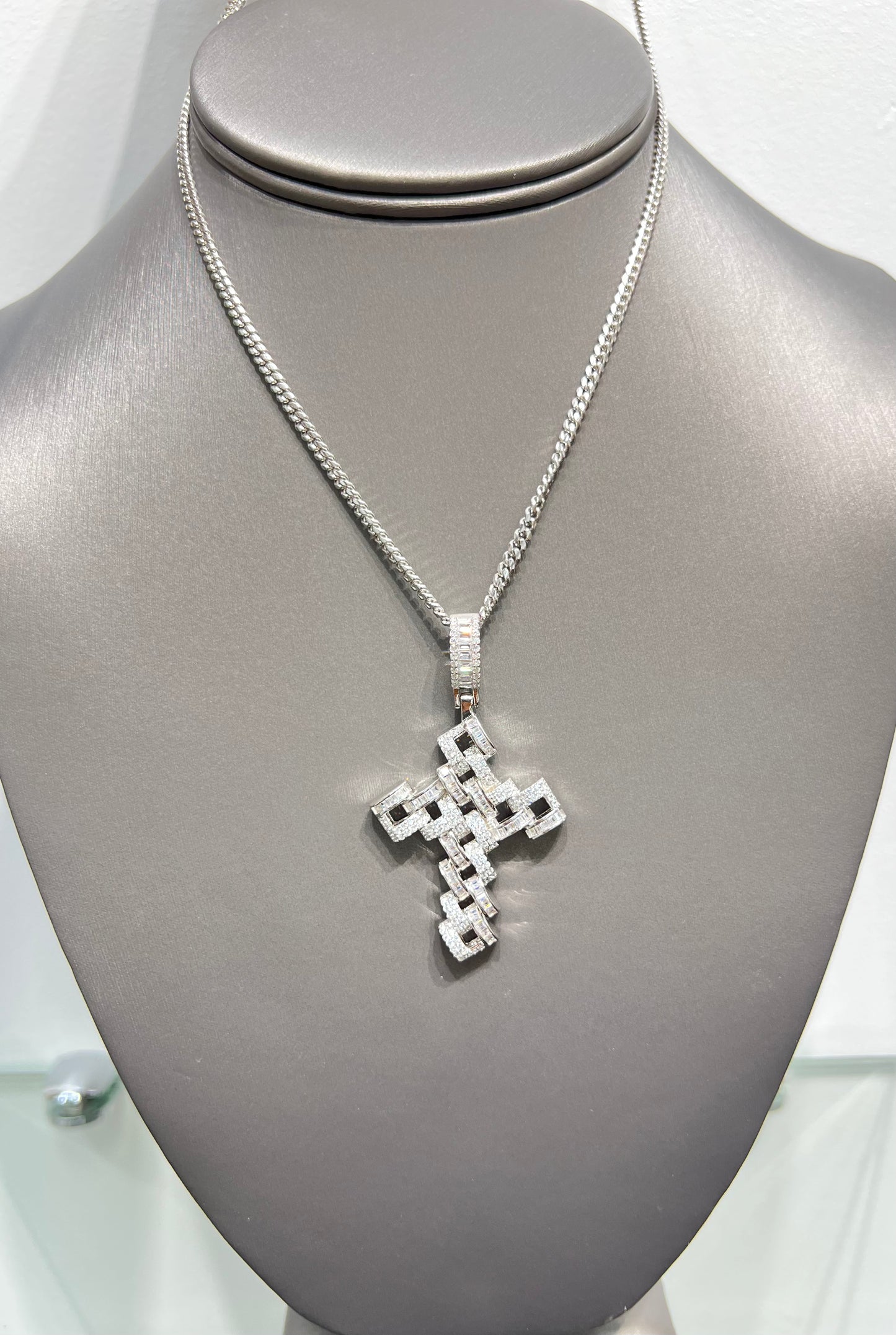 S408-NEW .925 Sterling Silver CZ Link Cross Pendant W.G