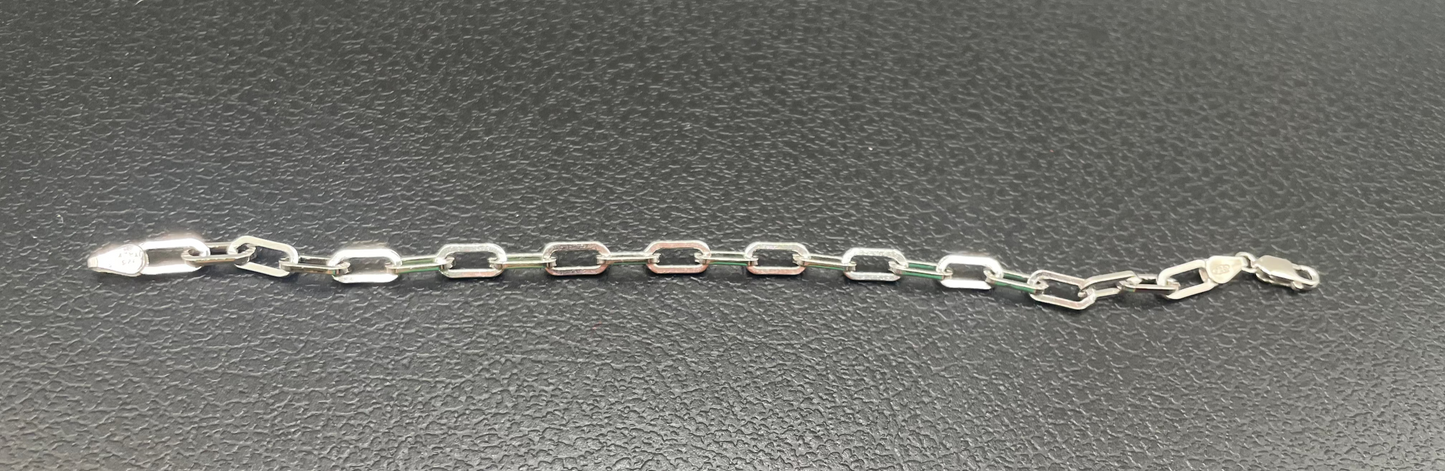 S436- NEW Wide Oval D Cut Link Paperclip Bracelet (5mm) W.G